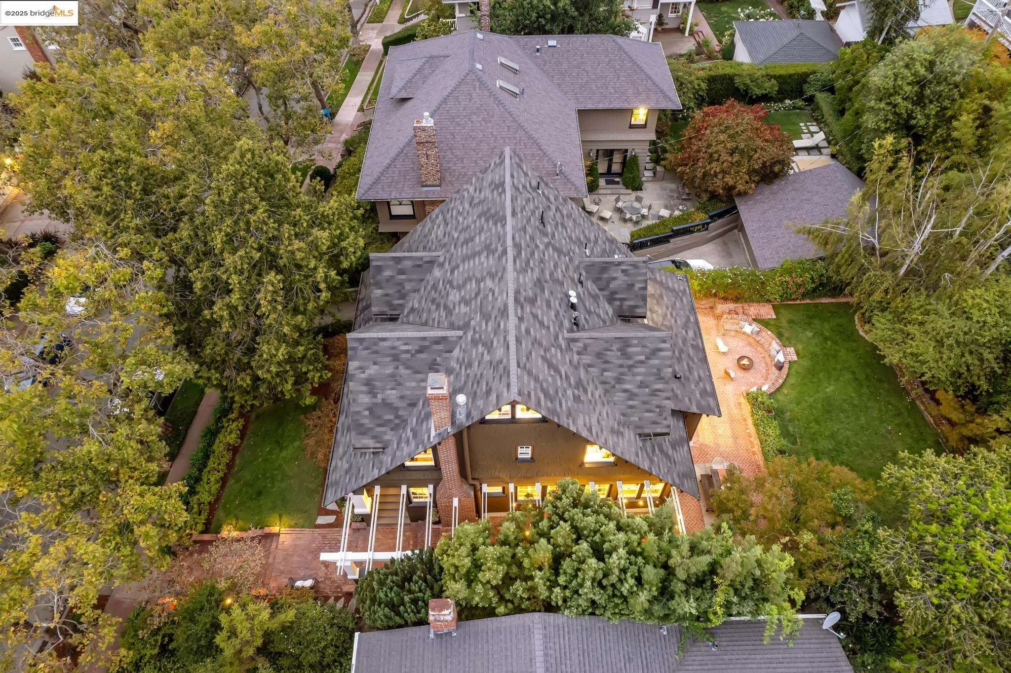 Detail Gallery Image 48 of 50 For 118 Hillside Ave, Piedmont,  CA 94611 - 3 Beds | 2/1 Baths