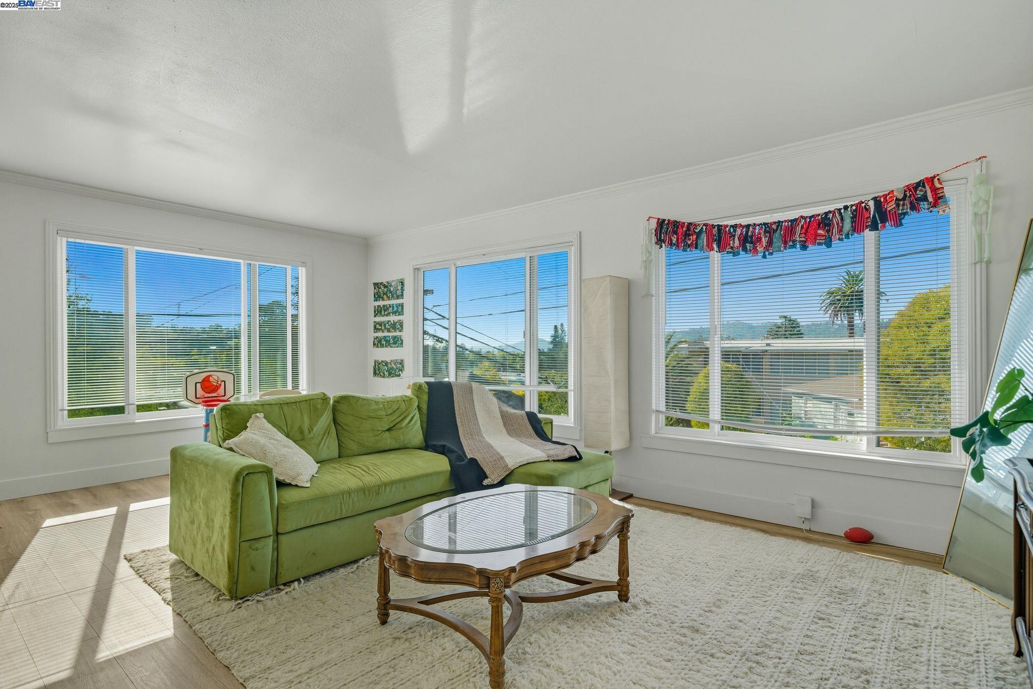 Detail Gallery Image 14 of 60 For 17 Prospect Dr, San Rafael,  CA 94901 - – Beds | – Baths