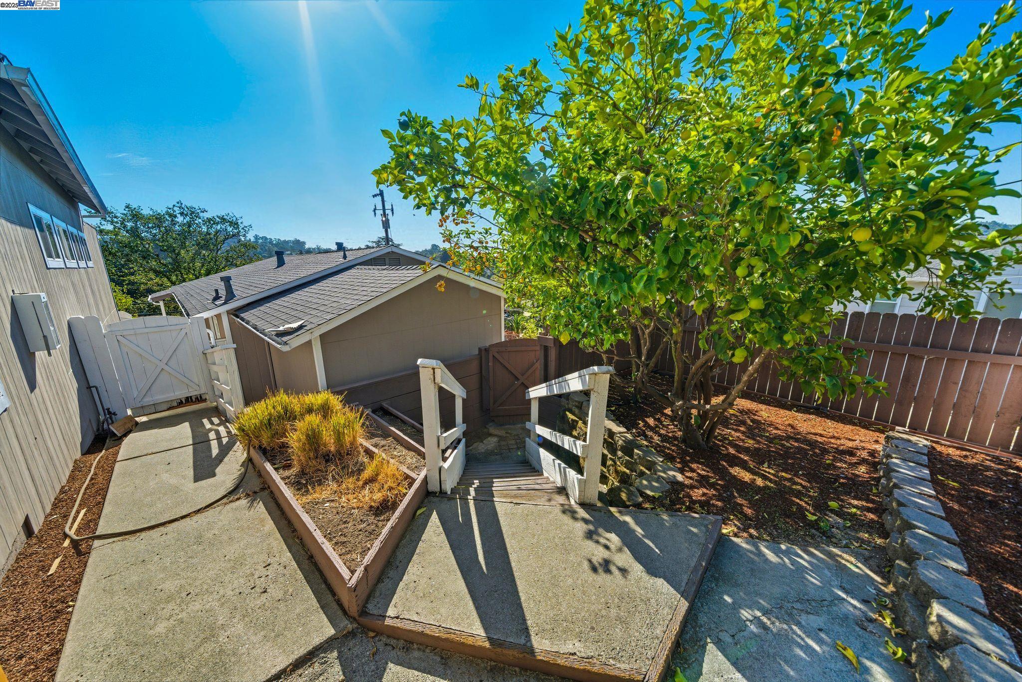 Detail Gallery Image 22 of 60 For 17 Prospect Dr, San Rafael,  CA 94901 - – Beds | – Baths