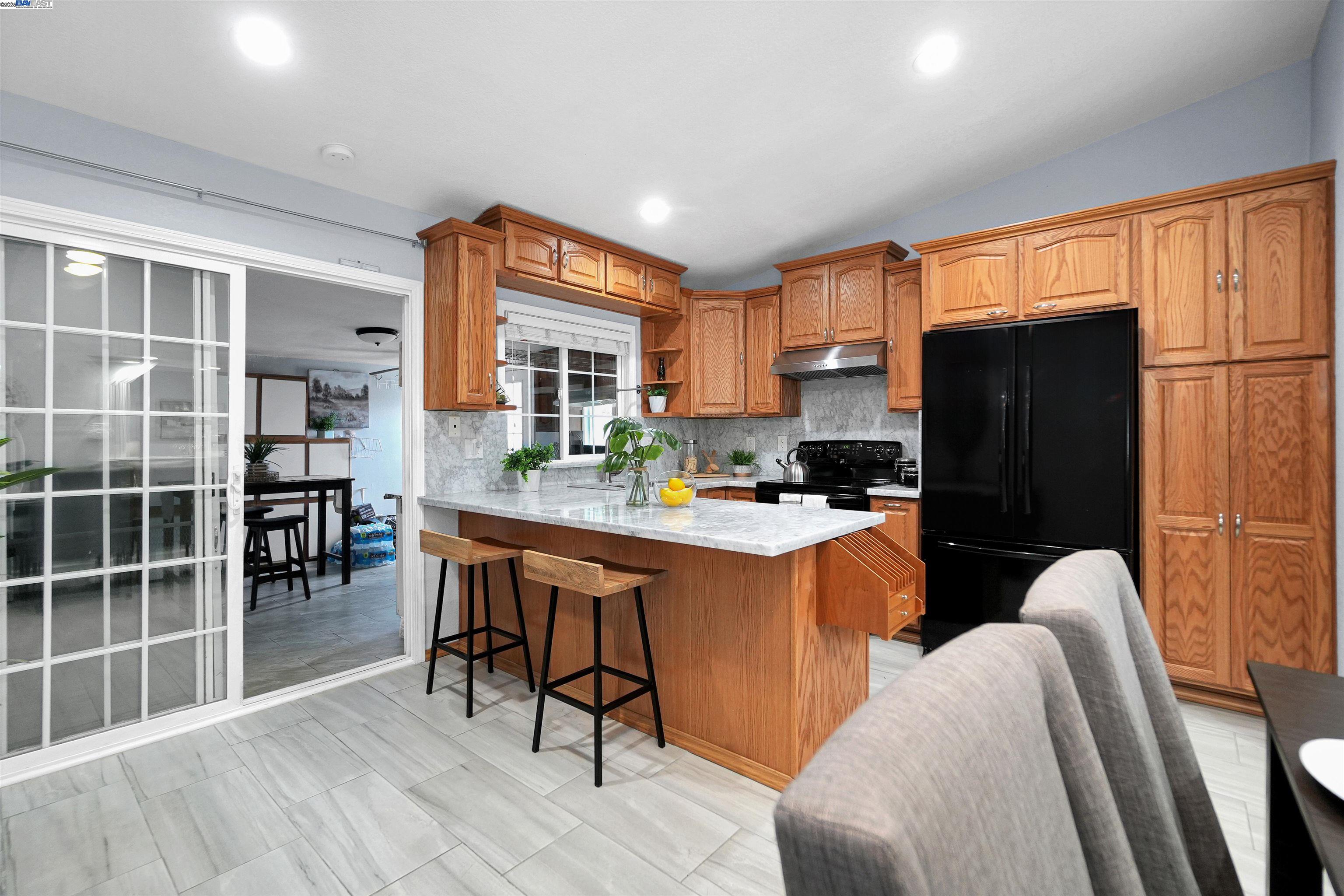 Detail Gallery Image 19 of 52 For 22633 Mossy Rock Drive, Hayward,  CA 94541 - 3 Beds | 2 Baths