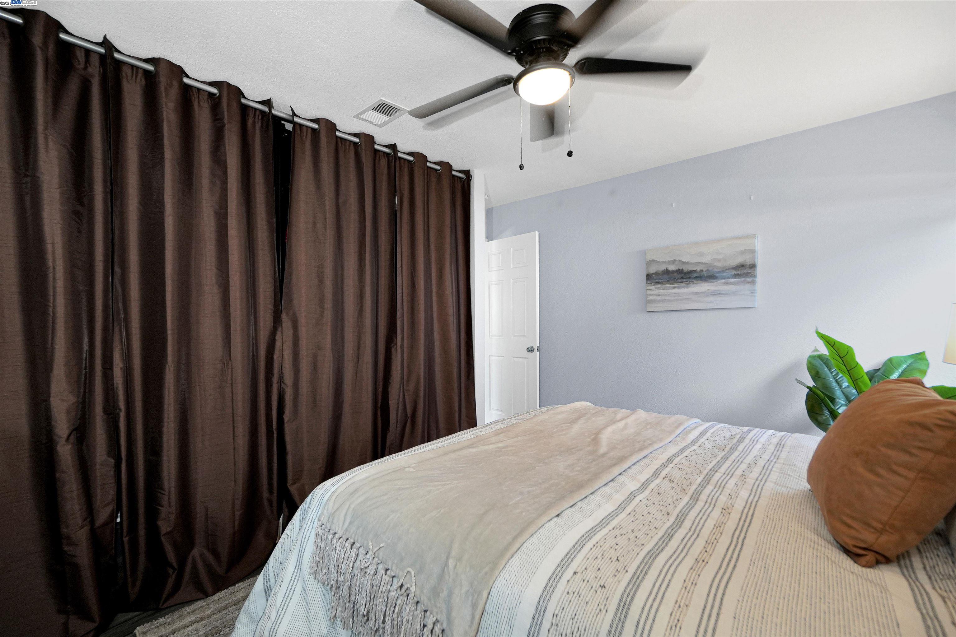 Detail Gallery Image 31 of 52 For 22633 Mossy Rock Drive, Hayward,  CA 94541 - 3 Beds | 2 Baths