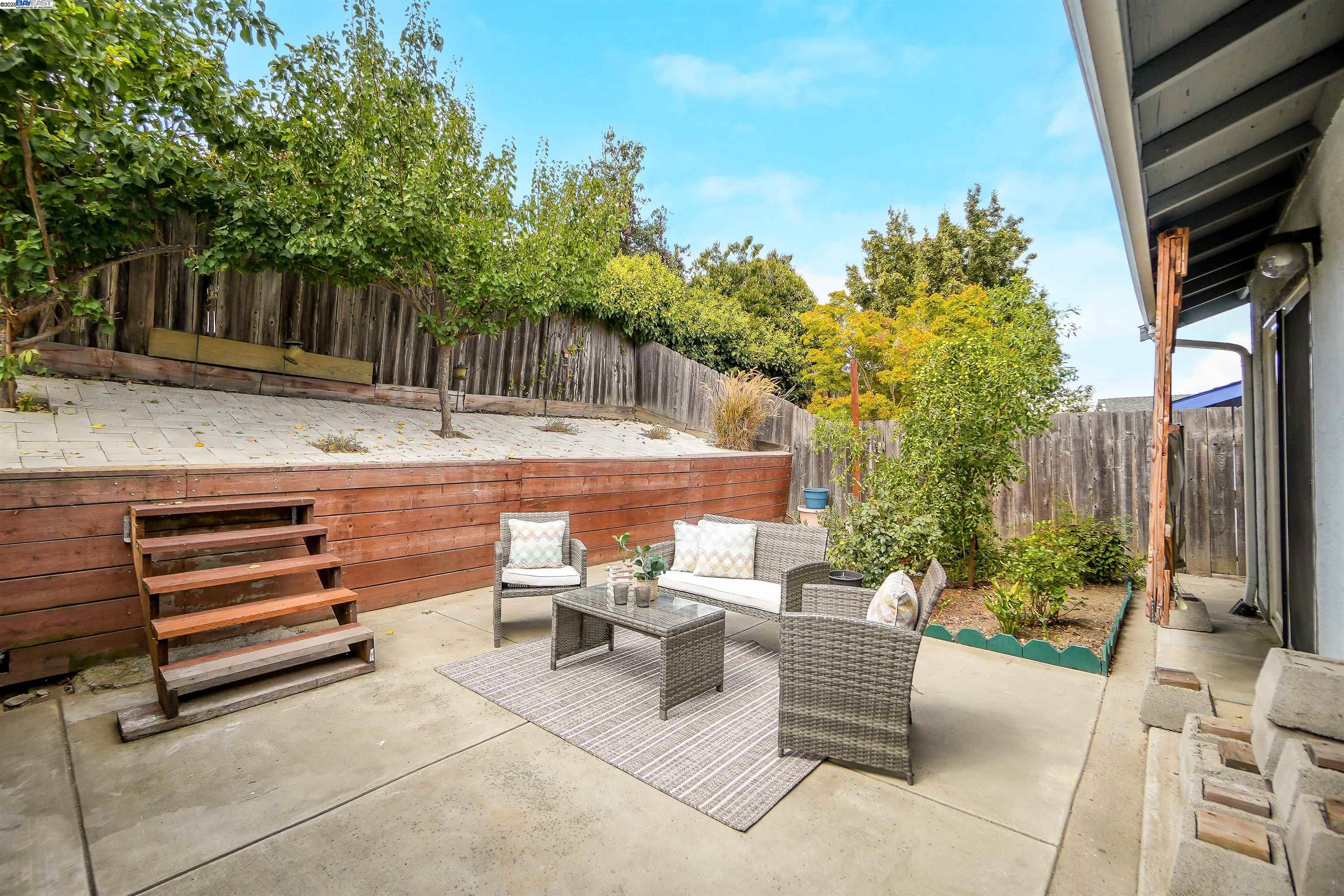 Detail Gallery Image 37 of 52 For 22633 Mossy Rock Drive, Hayward,  CA 94541 - 3 Beds | 2 Baths