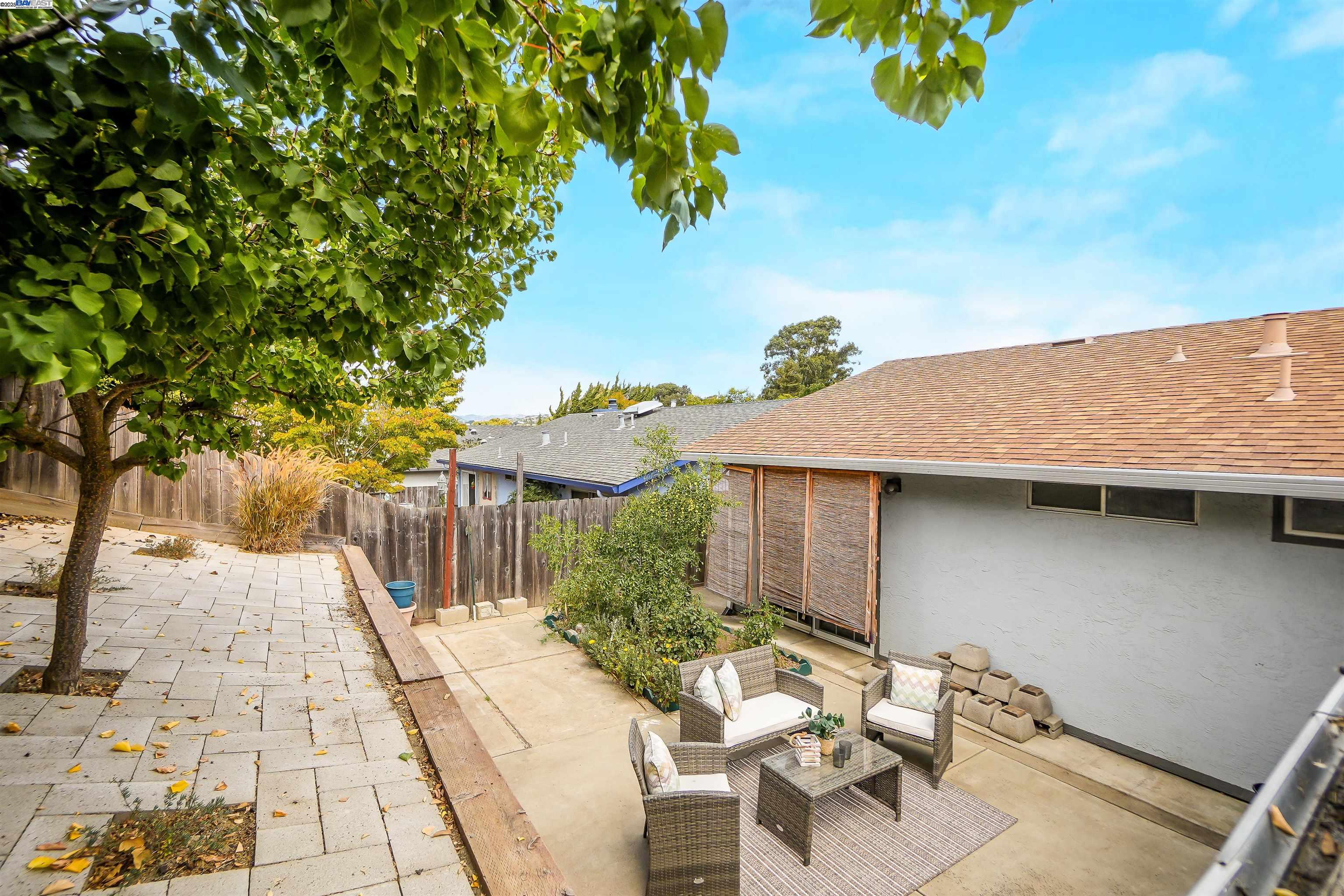 Detail Gallery Image 42 of 52 For 22633 Mossy Rock Drive, Hayward,  CA 94541 - 3 Beds | 2 Baths
