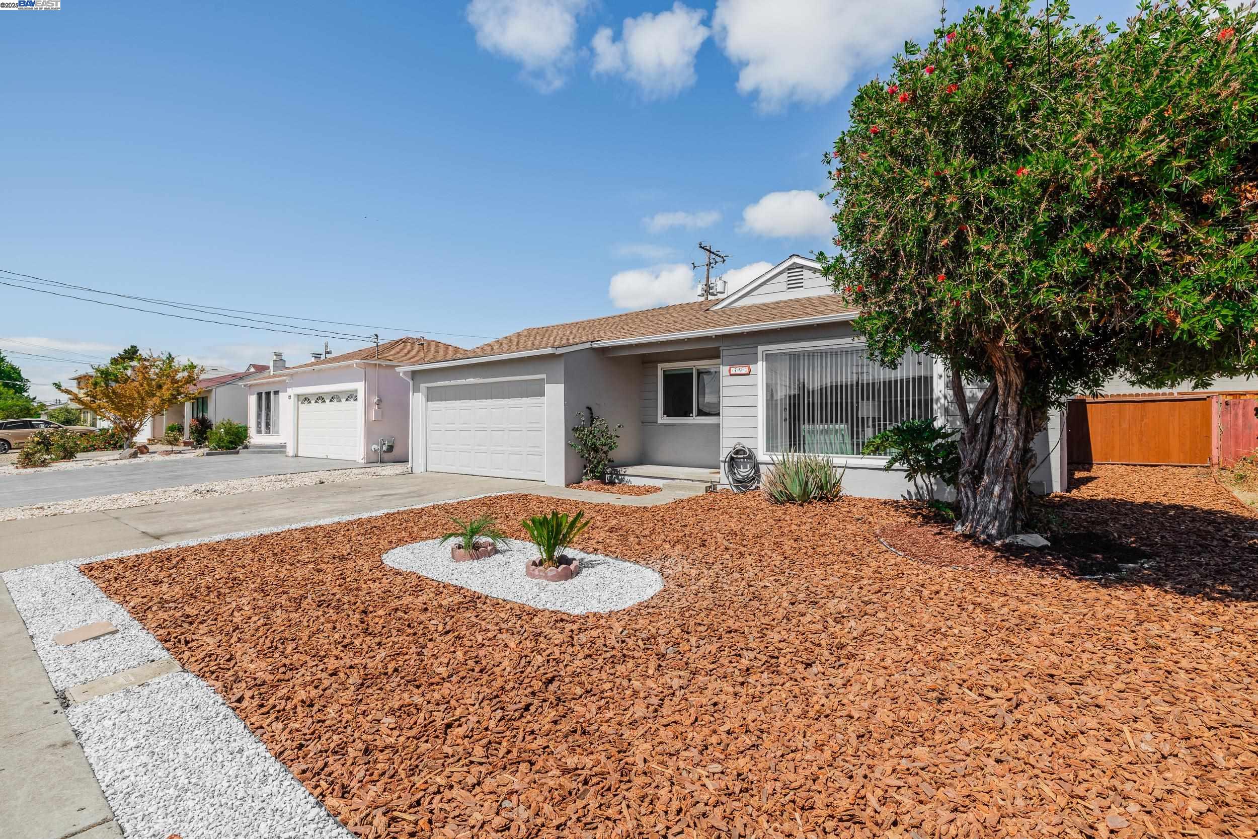 Detail Gallery Image 4 of 27 For 391 Anza Way, San Leandro,  CA 94578 - 3 Beds | 2 Baths