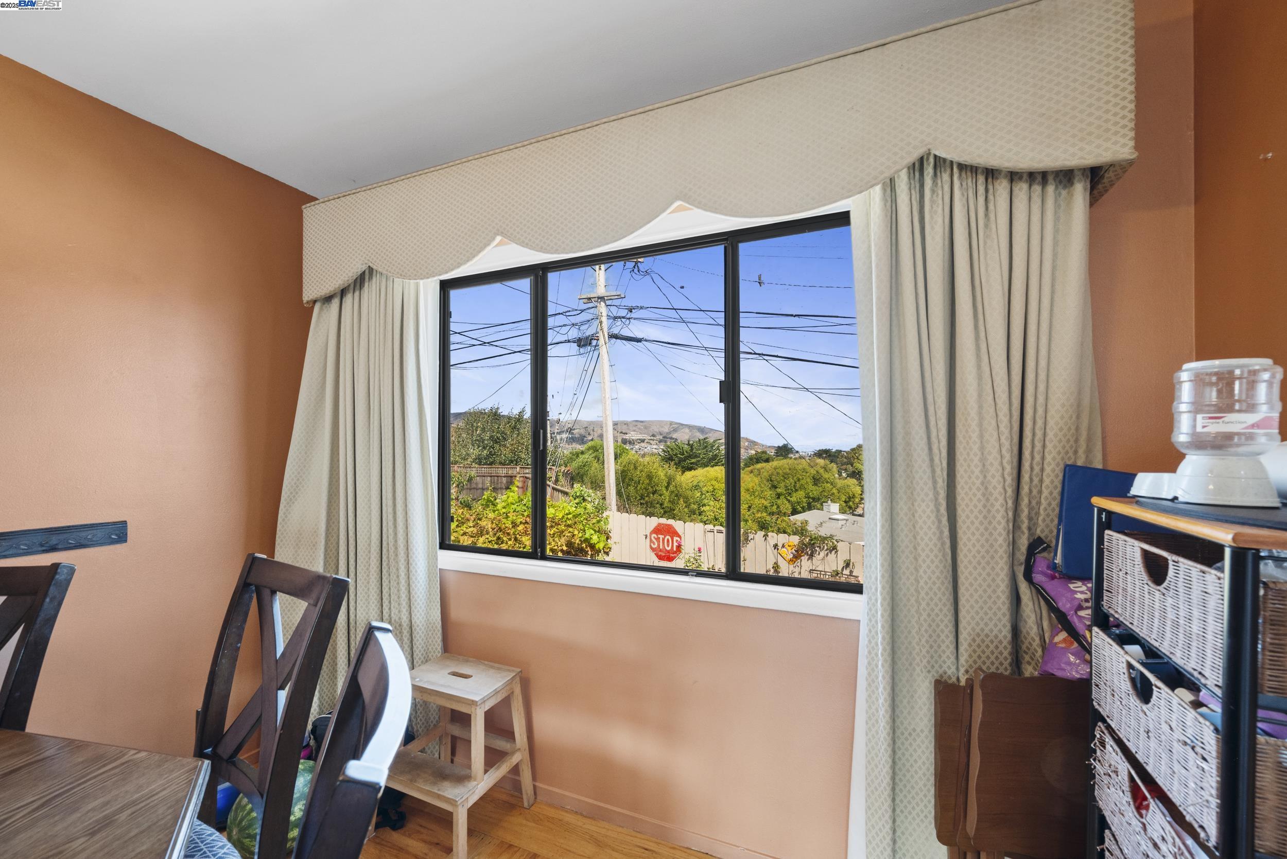 Detail Gallery Image 11 of 38 For 412 Alhambra Rd, South San Francisco,  CA 94080 - 3 Beds | 1 Baths