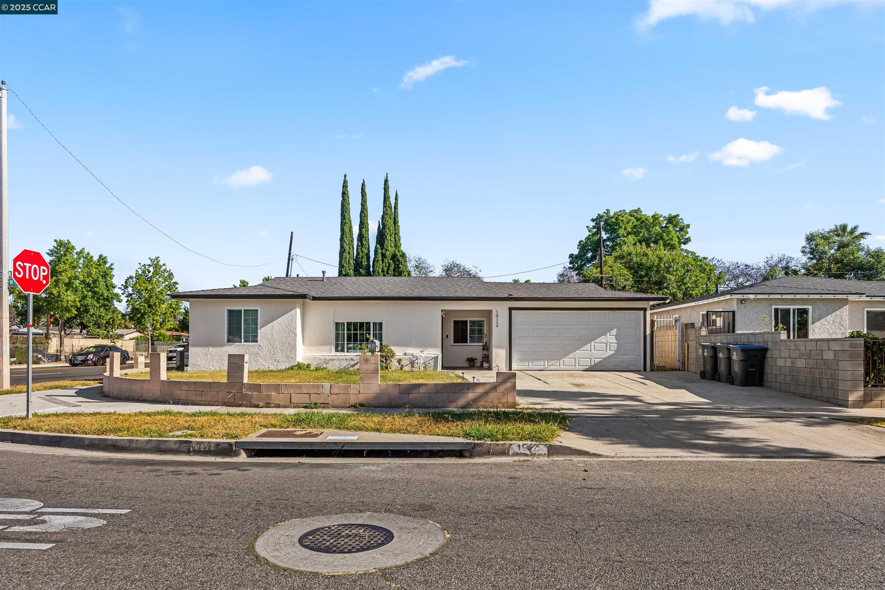 Detail Gallery Image 1 of 25 For 1912 W Wilshire Ave, Santa Ana,  CA 92704 - 3 Beds | 2 Baths