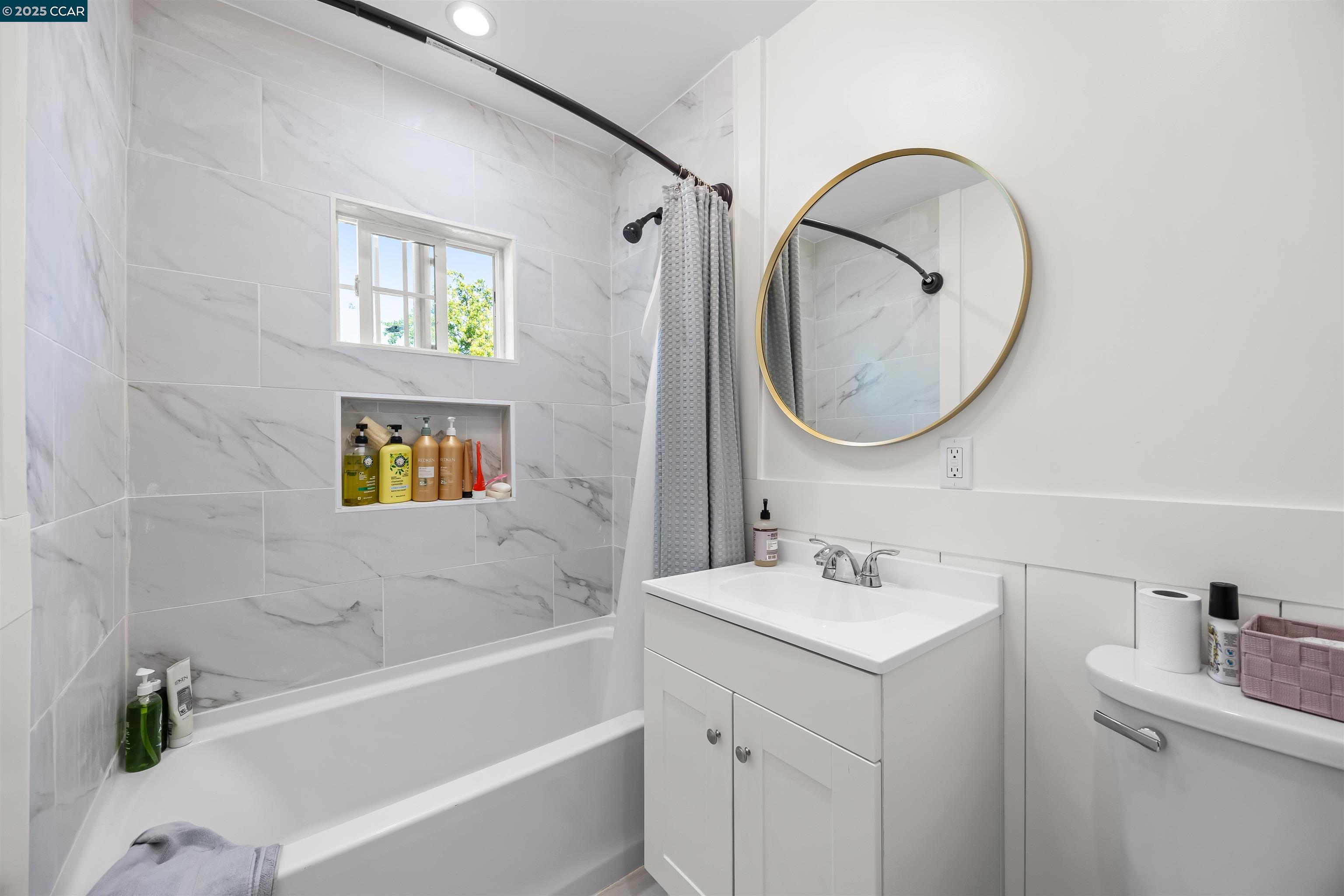 Detail Gallery Image 22 of 25 For 1912 W Wilshire Ave, Santa Ana,  CA 92704 - 3 Beds | 2 Baths