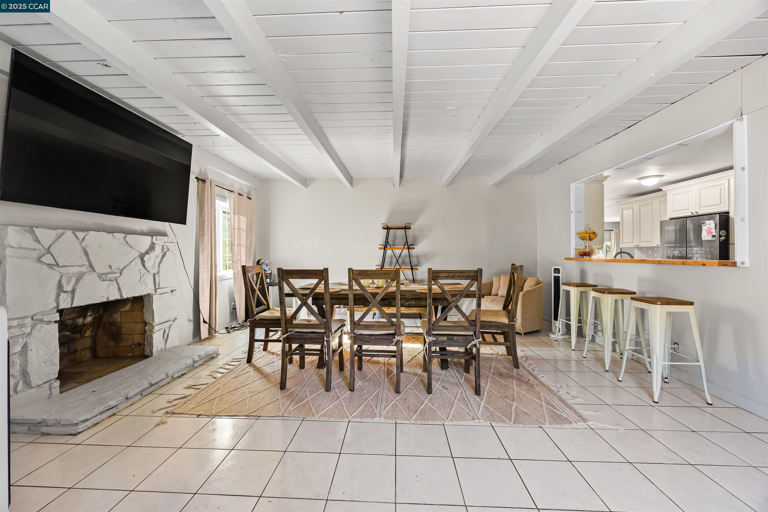 Detail Gallery Image 10 of 25 For 1912 W Wilshire Ave, Santa Ana,  CA 92704 - 3 Beds | 2 Baths
