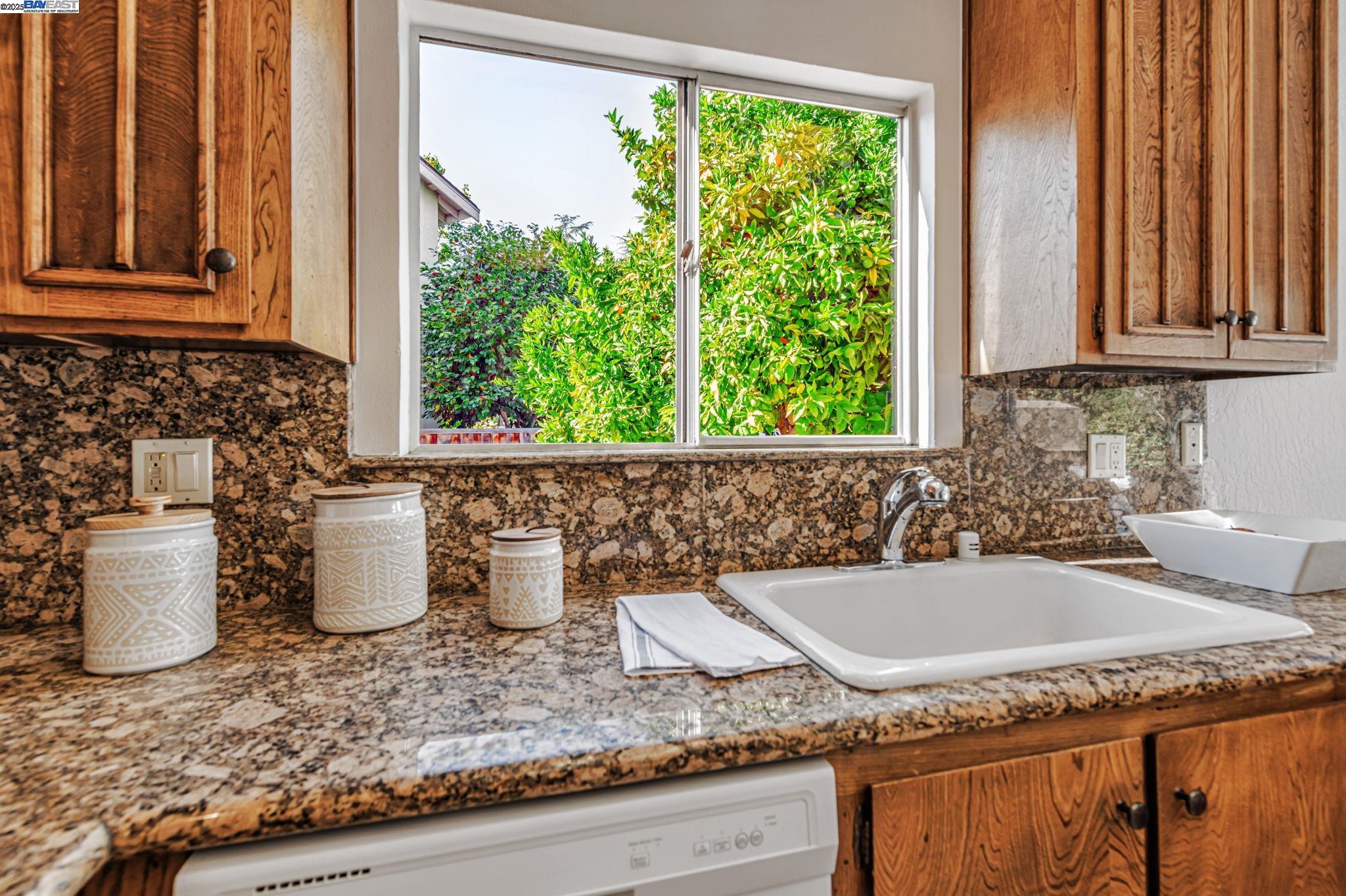 Detail Gallery Image 12 of 44 For 3100 Mackenzie Pl., Fremont,  CA 94536 - 3 Beds | 2 Baths