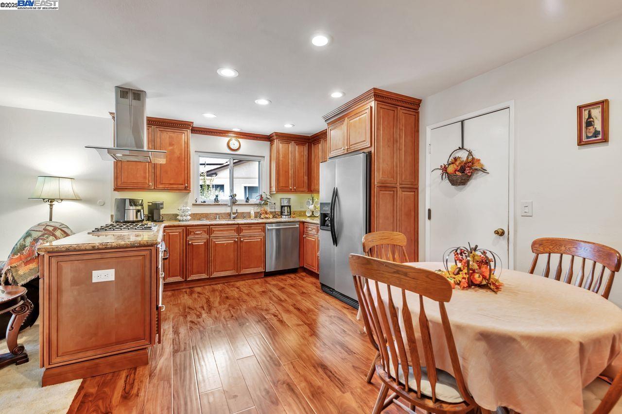 Detail Gallery Image 12 of 29 For 2404 Maraschino Pl, Union City,  CA 94587 - 3 Beds | 2 Baths