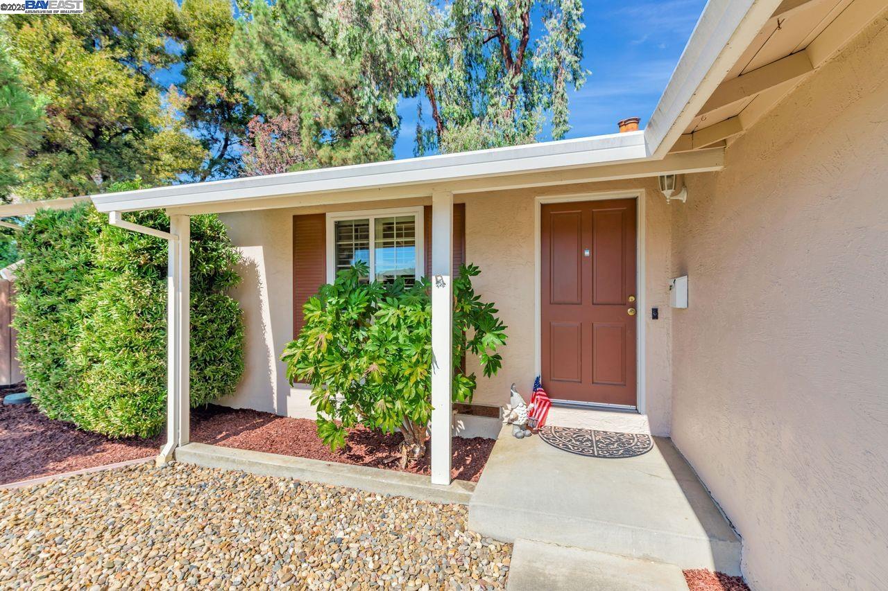 Detail Gallery Image 5 of 29 For 2404 Maraschino Pl, Union City,  CA 94587 - 3 Beds | 2 Baths