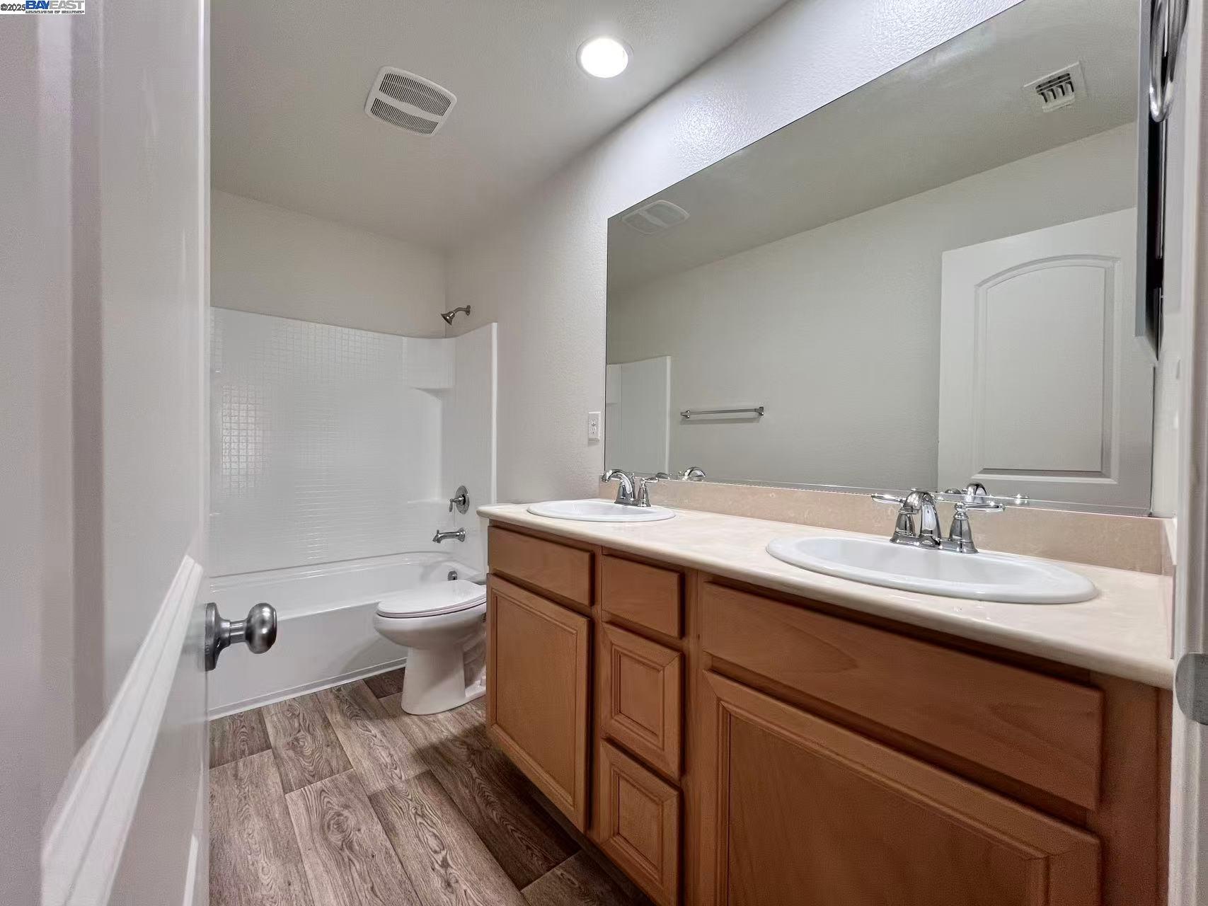 Detail Gallery Image 15 of 36 For 10626 Cherise Way, Stockton,  CA 95209 - 5 Beds | 3 Baths