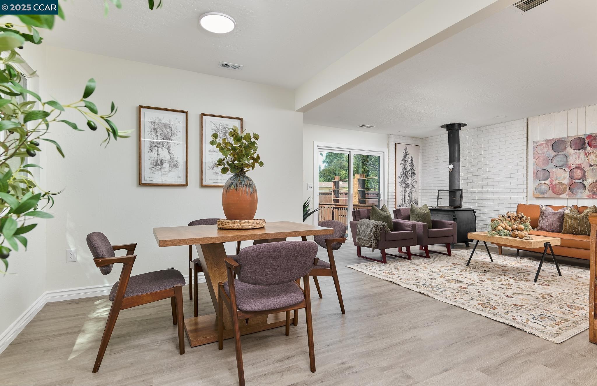 Detail Gallery Image 11 of 33 For 1555 Ayers Rd, Concord,  CA 94521 - 3 Beds | 2 Baths