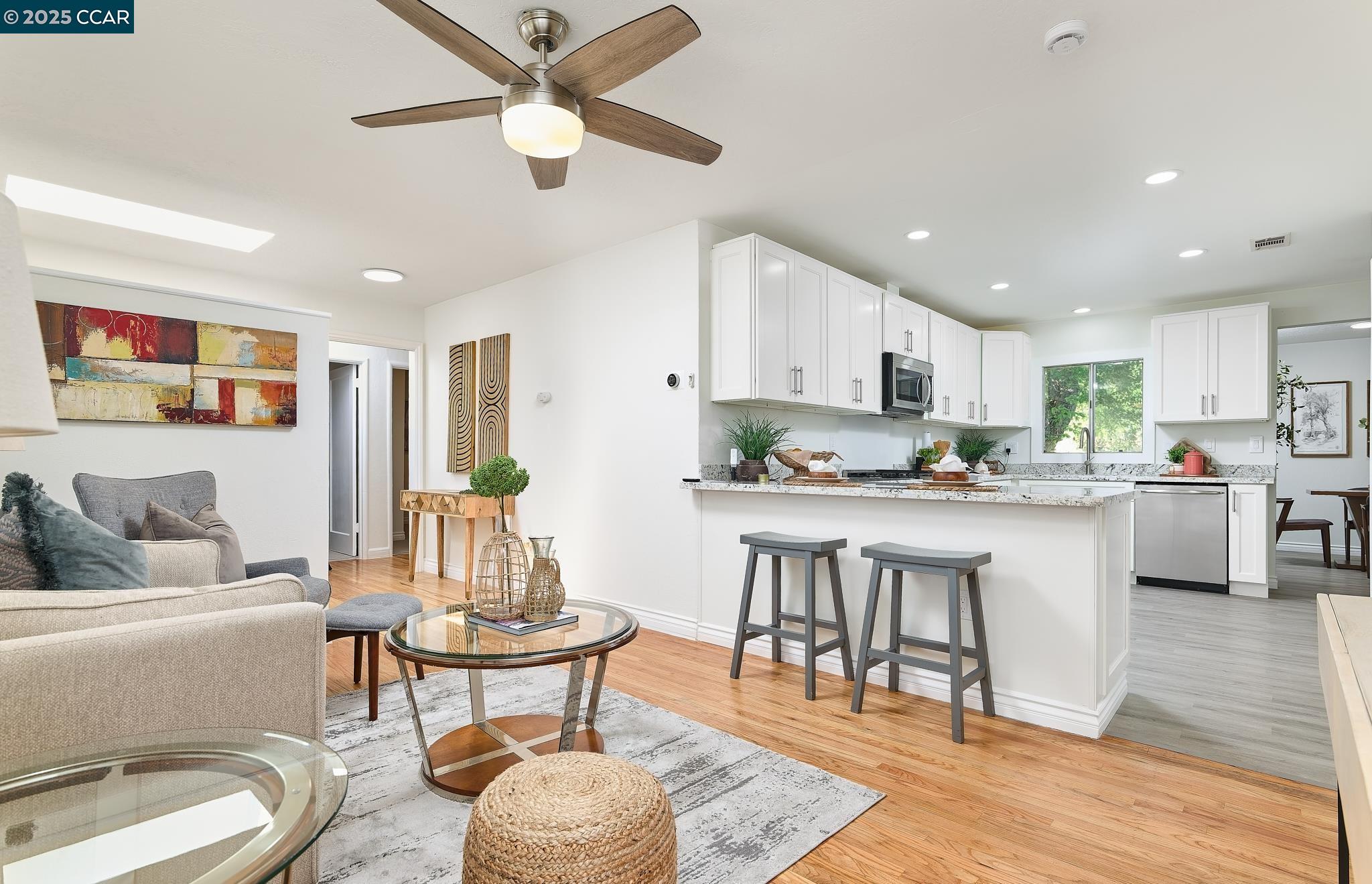 Detail Gallery Image 12 of 33 For 1555 Ayers Rd, Concord,  CA 94521 - 3 Beds | 2 Baths