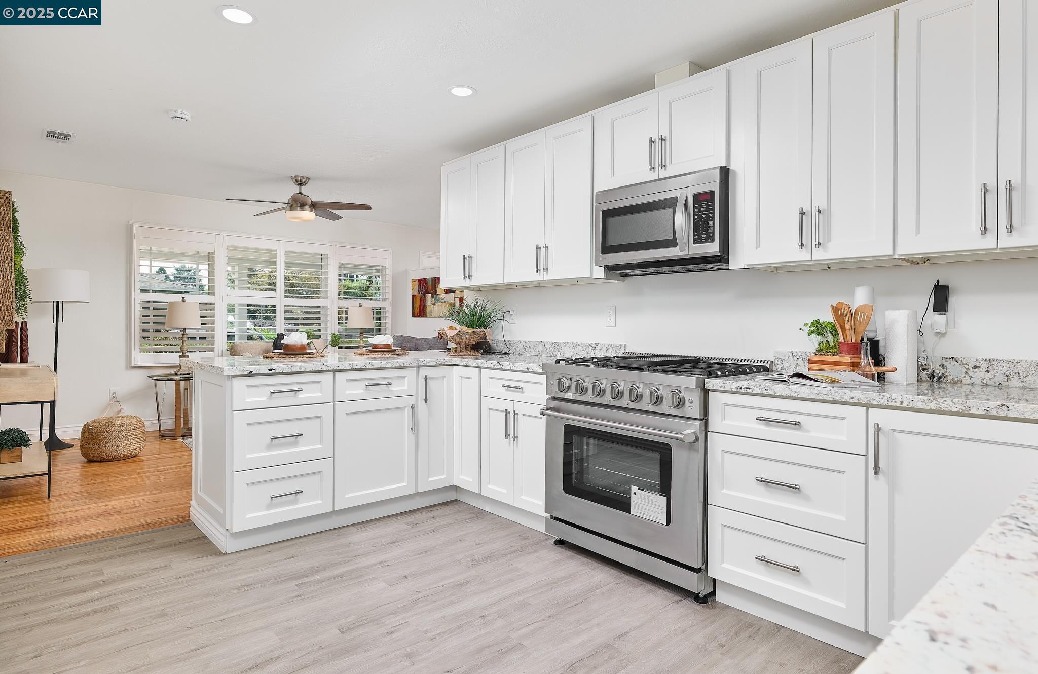 Detail Gallery Image 14 of 33 For 1555 Ayers Rd, Concord,  CA 94521 - 3 Beds | 2 Baths
