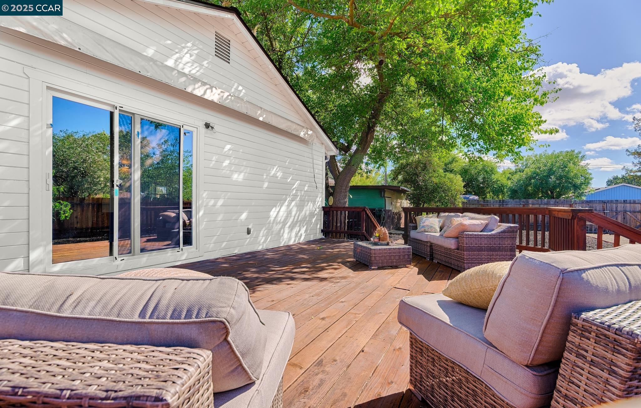 Detail Gallery Image 28 of 33 For 1555 Ayers Rd, Concord,  CA 94521 - 3 Beds | 2 Baths
