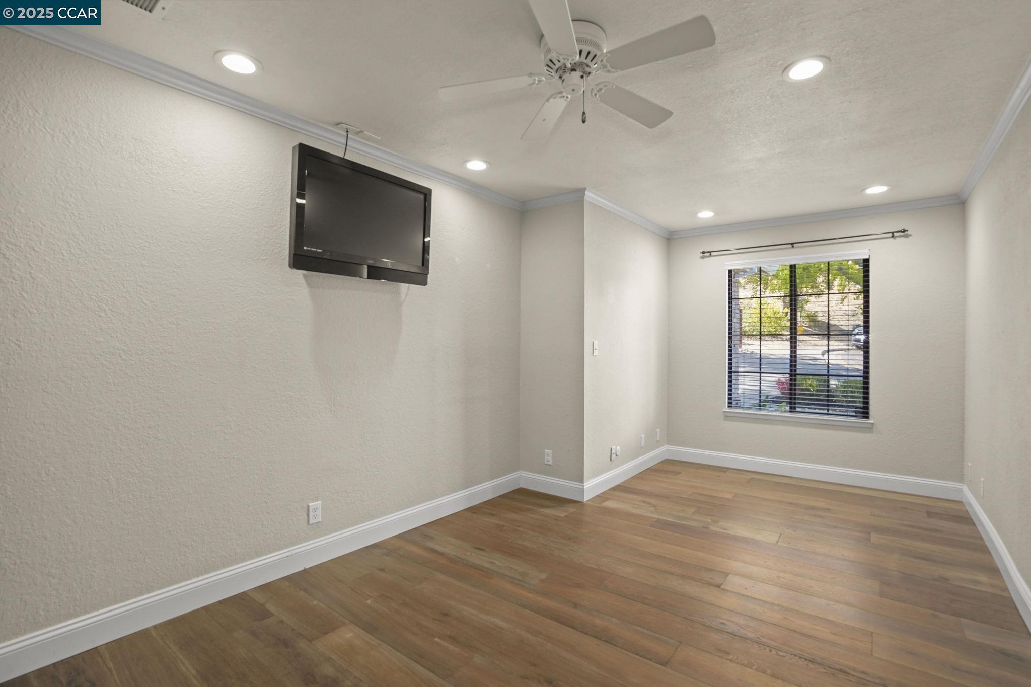 Detail Gallery Image 19 of 30 For 2411 Pinon Ct, Martinez,  CA 94553 - 3 Beds | 2 Baths