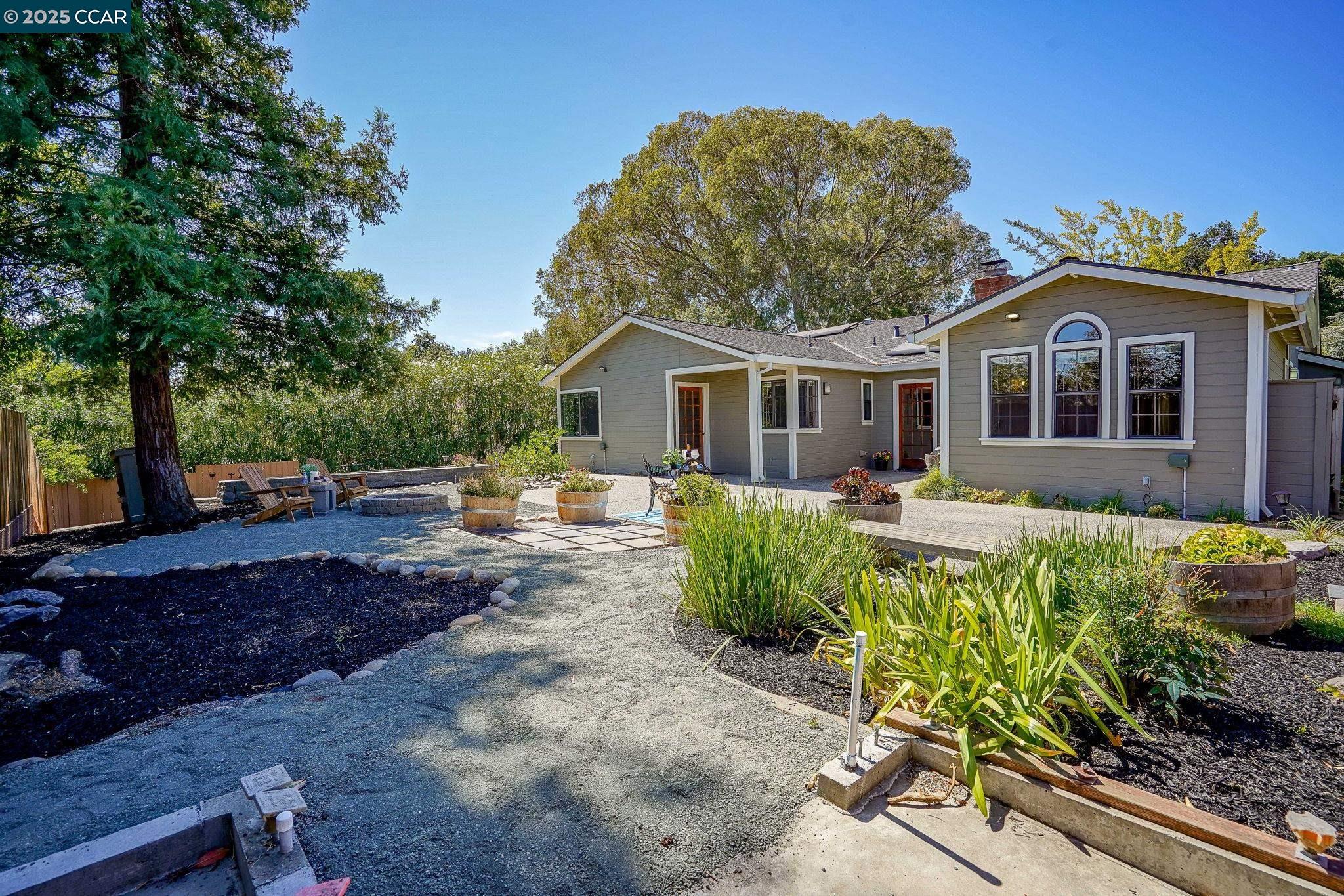 Detail Gallery Image 24 of 30 For 2411 Pinon Ct, Martinez,  CA 94553 - 3 Beds | 2 Baths
