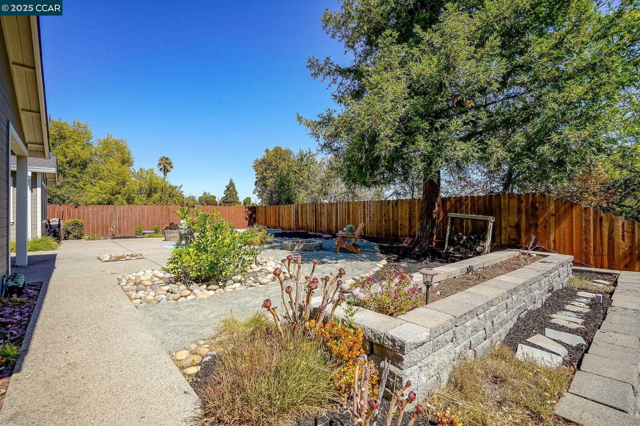 Detail Gallery Image 27 of 30 For 2411 Pinon Ct, Martinez,  CA 94553 - 3 Beds | 2 Baths