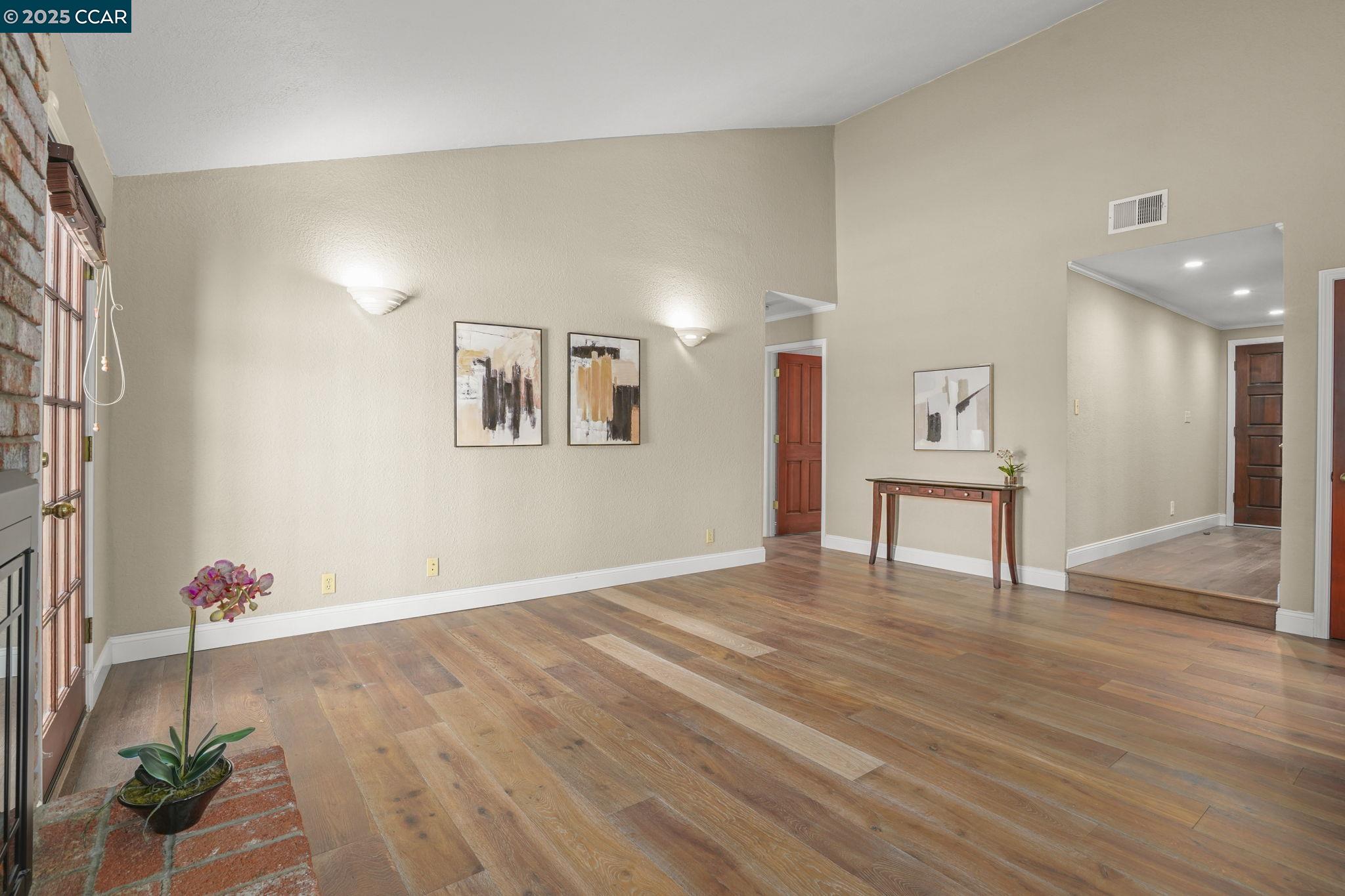 Detail Gallery Image 9 of 30 For 2411 Pinon Ct, Martinez,  CA 94553 - 3 Beds | 2 Baths