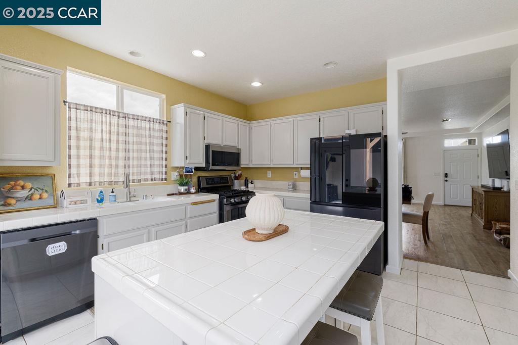 Detail Gallery Image 11 of 36 For 674 Christensen Way, Rio Vista,  CA 94571 - 3 Beds | 2 Baths