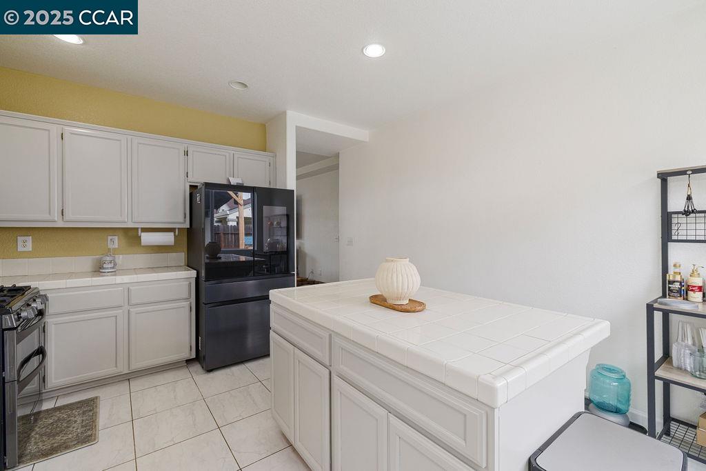 Detail Gallery Image 10 of 36 For 674 Christensen Way, Rio Vista,  CA 94571 - 3 Beds | 2 Baths