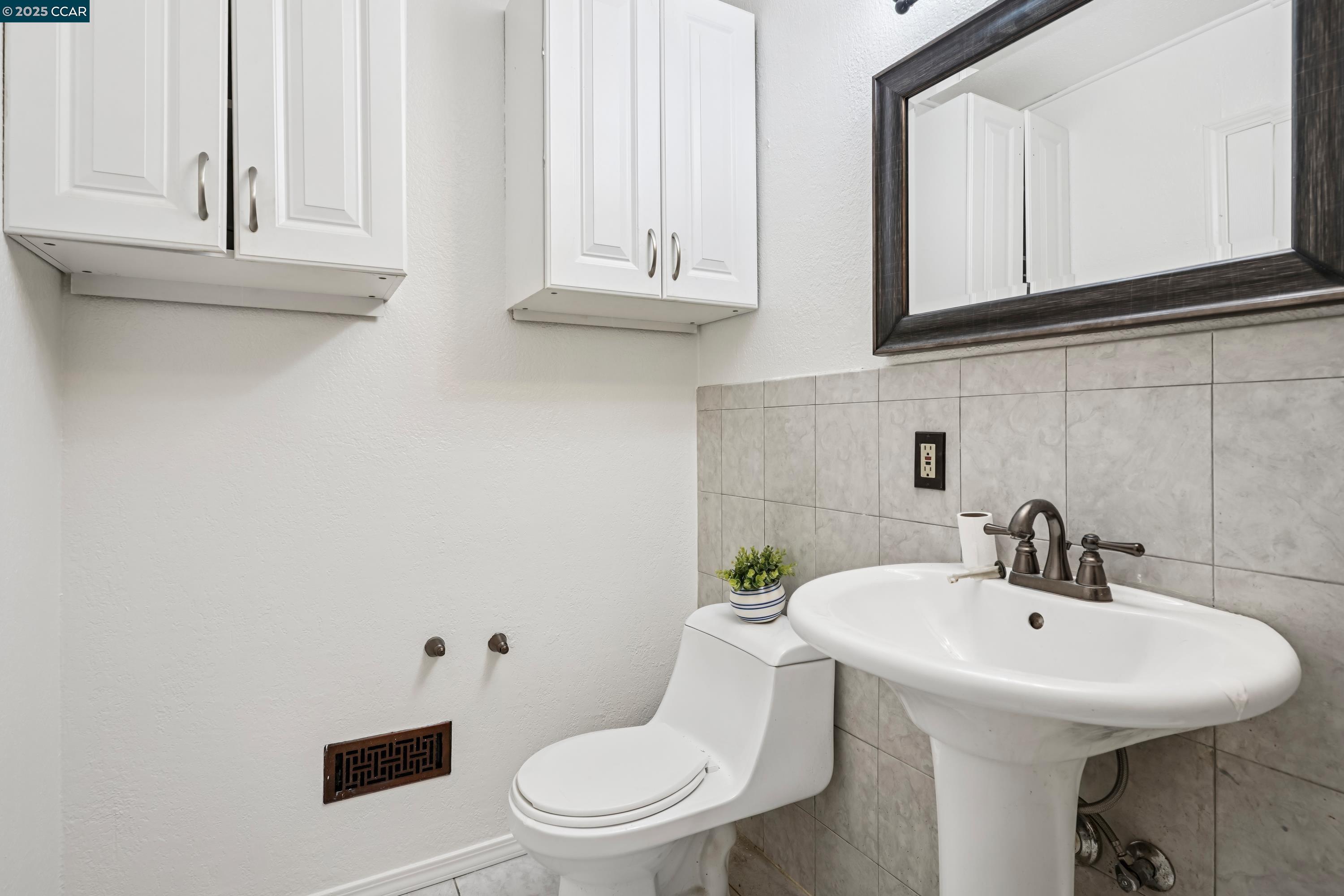 Detail Gallery Image 17 of 31 For 2838 Loma Vista Ave, Concord,  CA 94520 - 3 Beds | 2 Baths