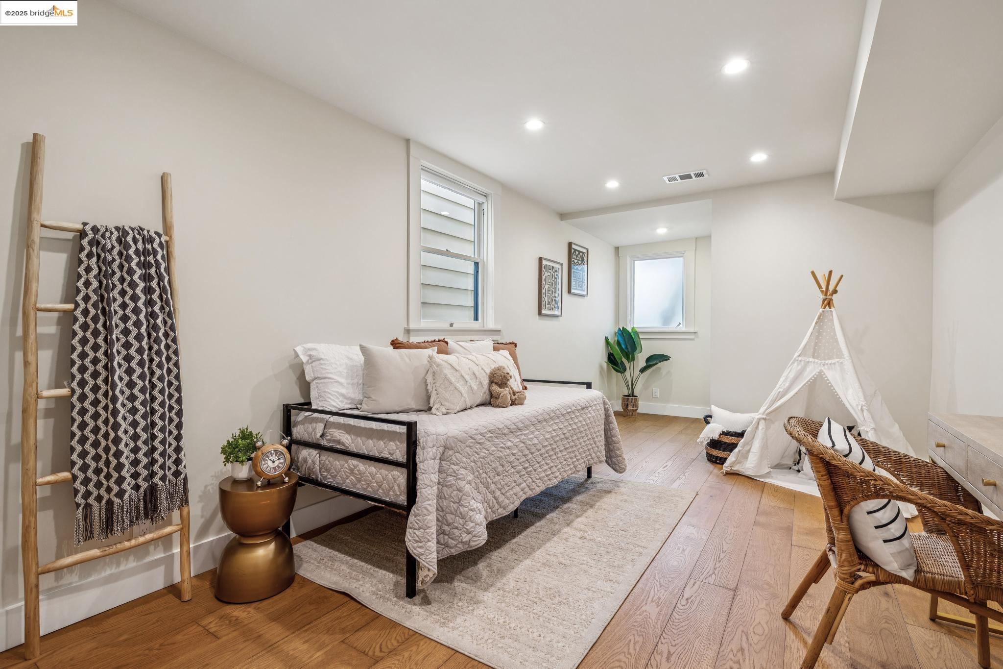 Detail Gallery Image 31 of 50 For 617 Everett St, El Cerrito,  CA 94530 - 3 Beds | 2/1 Baths