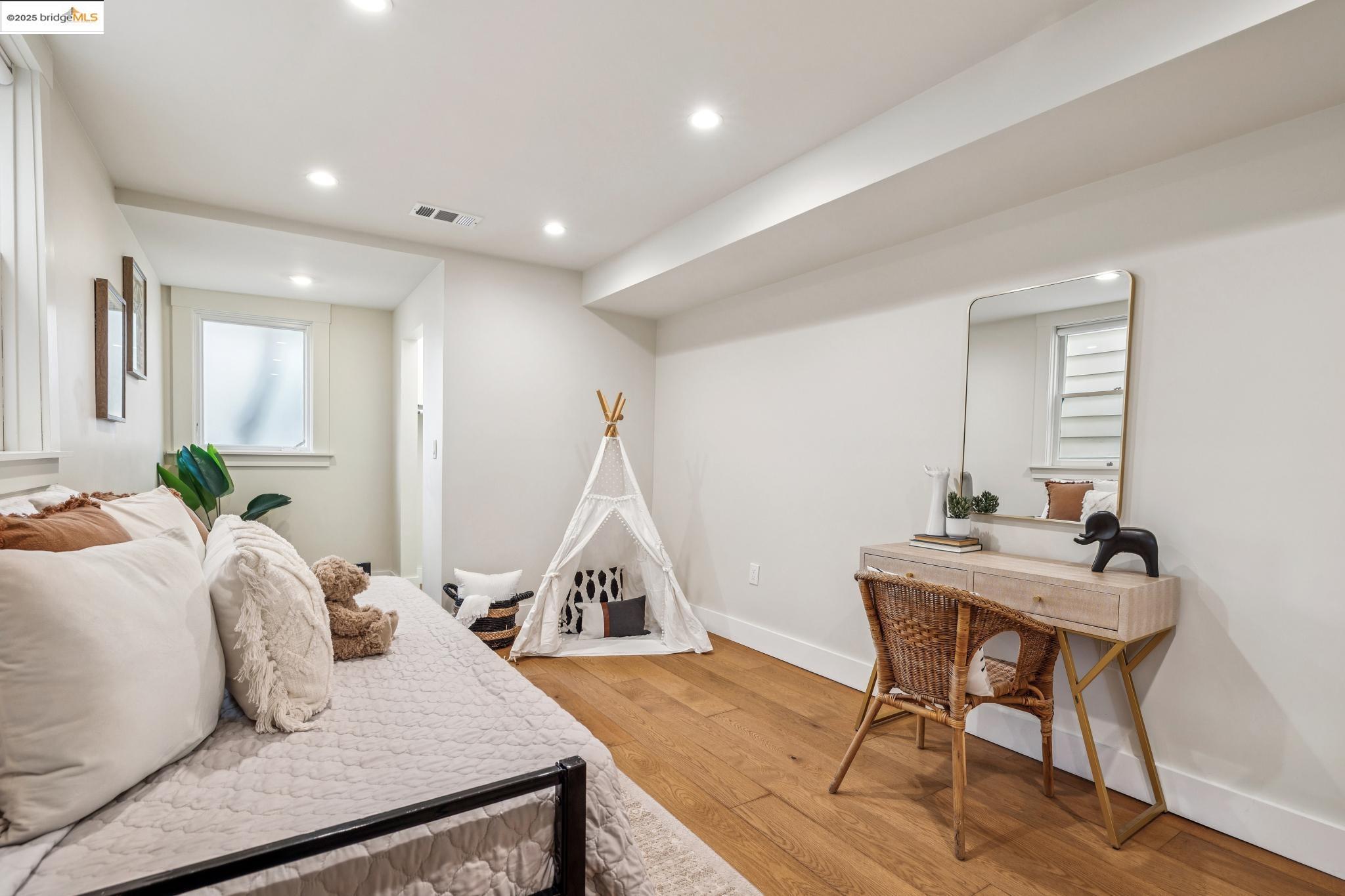 Detail Gallery Image 32 of 50 For 617 Everett St, El Cerrito,  CA 94530 - 3 Beds | 2/1 Baths