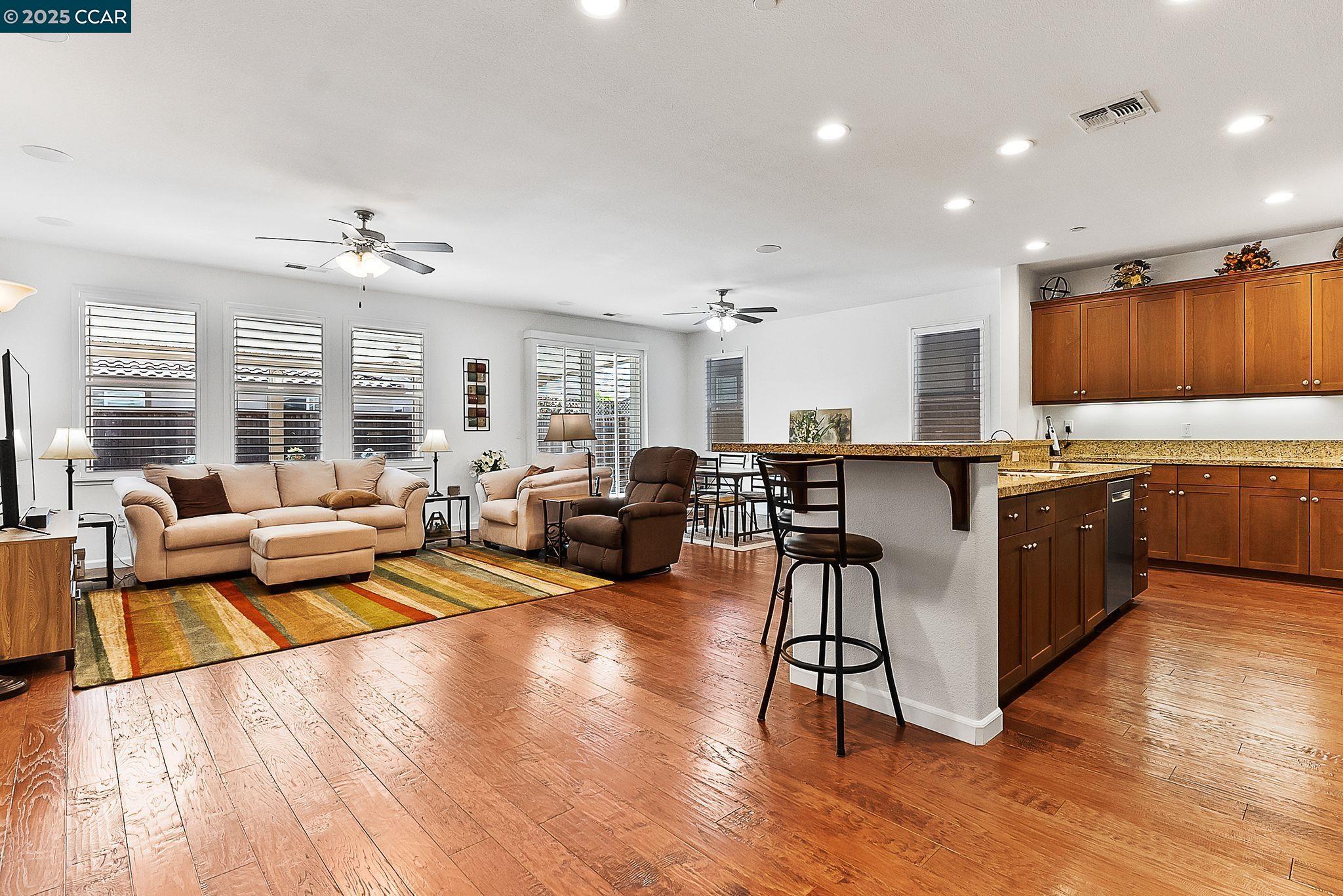 Detail Gallery Image 14 of 44 For 38 Outrigger Way, Discovery Bay,  CA 94505 - 3 Beds | 2 Baths