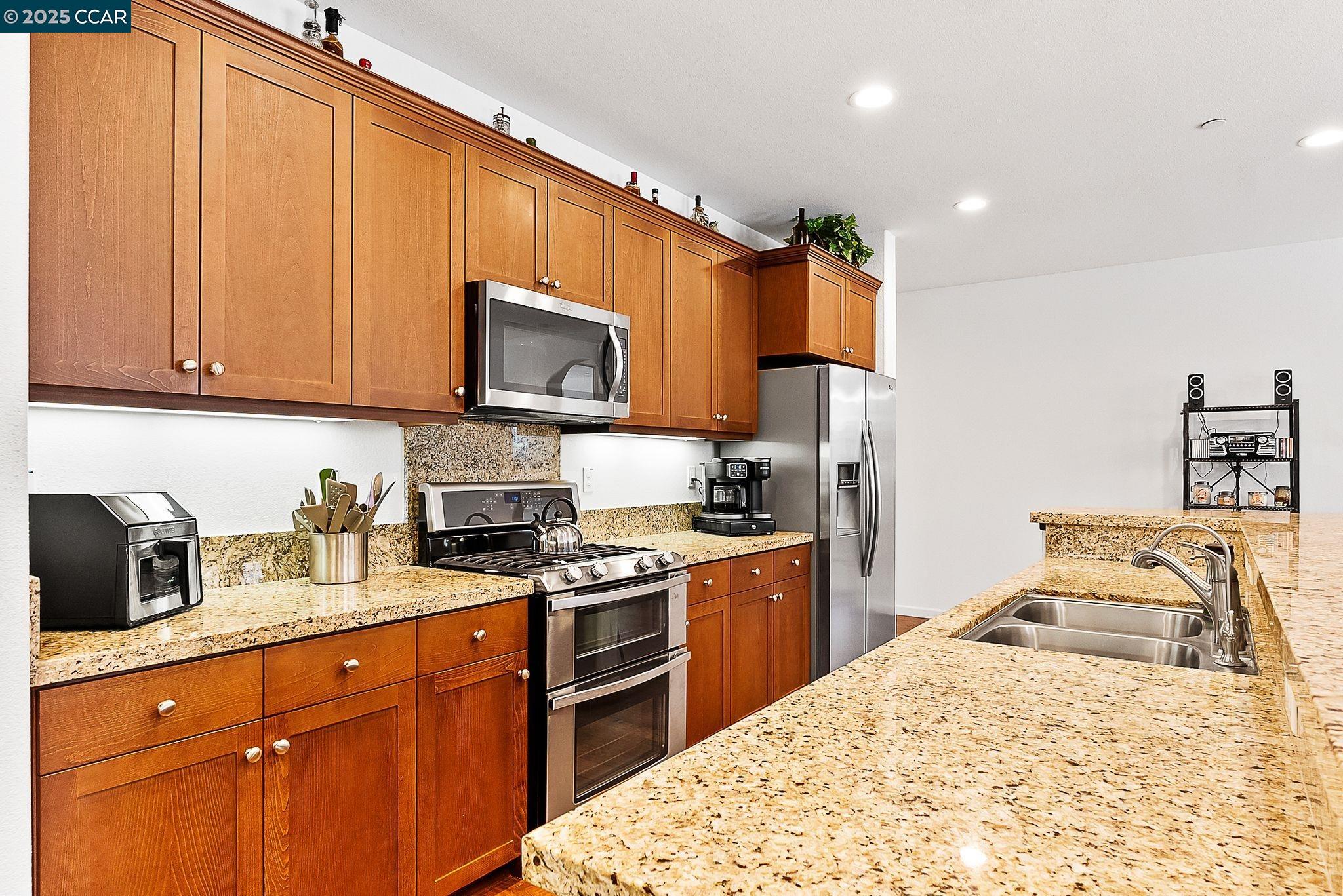 Detail Gallery Image 15 of 44 For 38 Outrigger Way, Discovery Bay,  CA 94505 - 3 Beds | 2 Baths