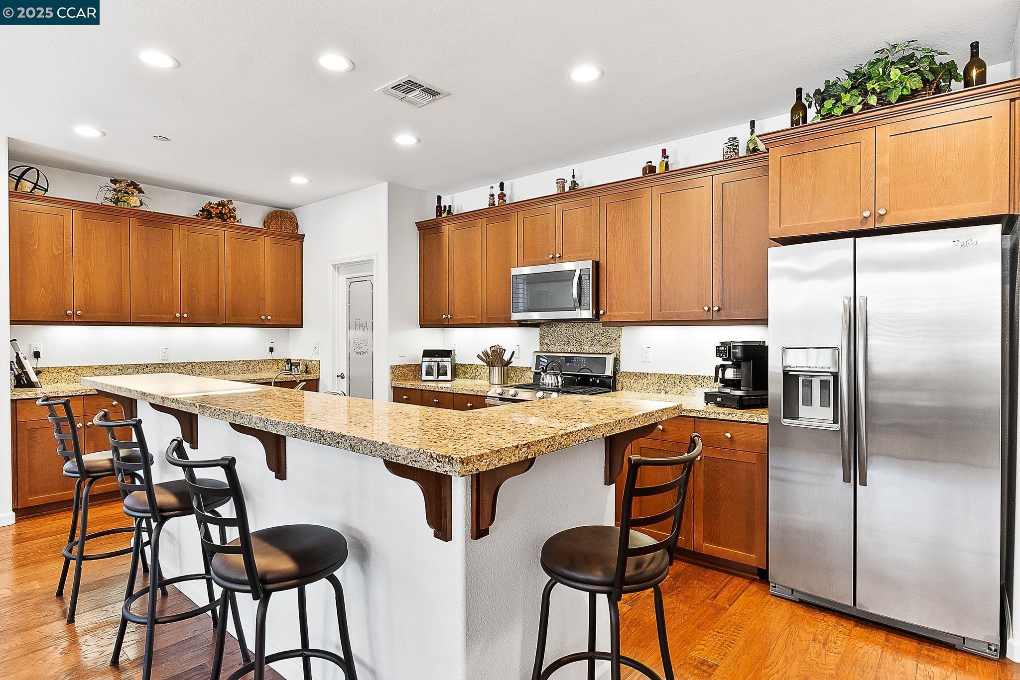 Detail Gallery Image 8 of 44 For 38 Outrigger Way, Discovery Bay,  CA 94505 - 3 Beds | 2 Baths