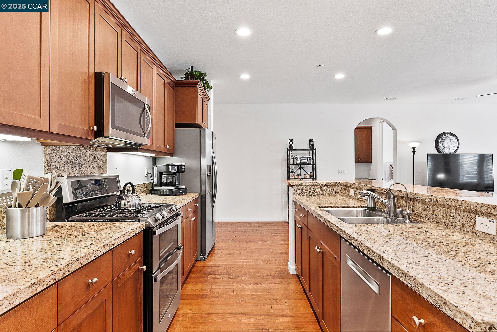 Detail Gallery Image 10 of 44 For 38 Outrigger Way, Discovery Bay,  CA 94505 - 3 Beds | 2 Baths
