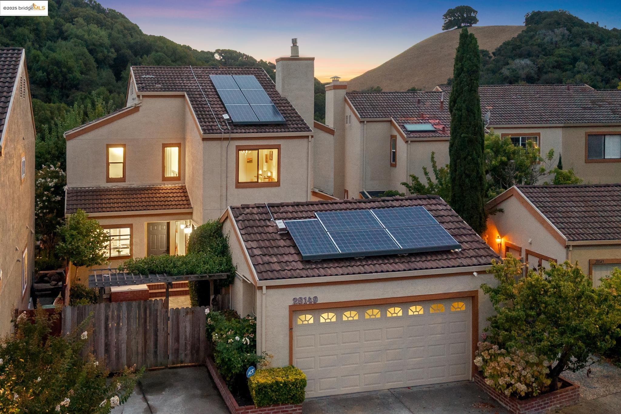 Detail Gallery Image 2 of 49 For 28149 Riggs Ct, Hayward,  CA 94542 - 3 Beds | 2/1 Baths