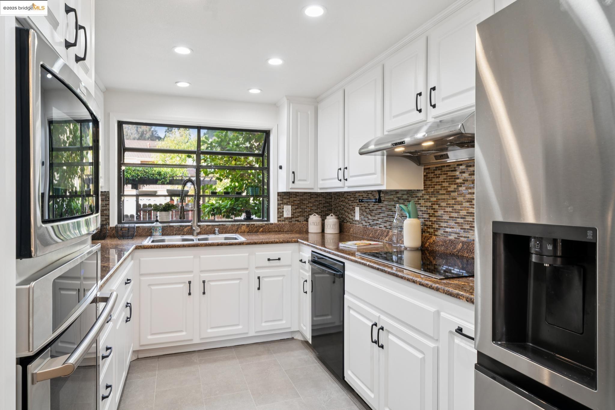 Detail Gallery Image 16 of 49 For 28149 Riggs Ct, Hayward,  CA 94542 - 3 Beds | 2/1 Baths