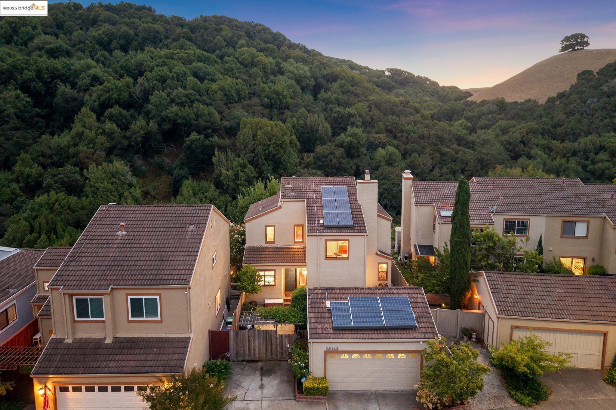 Detail Gallery Image 3 of 49 For 28149 Riggs Ct, Hayward,  CA 94542 - 3 Beds | 2/1 Baths