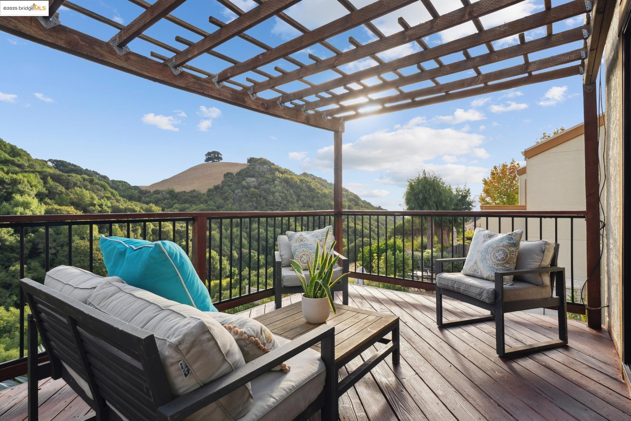 Detail Gallery Image 26 of 49 For 28149 Riggs Ct, Hayward,  CA 94542 - 3 Beds | 2/1 Baths