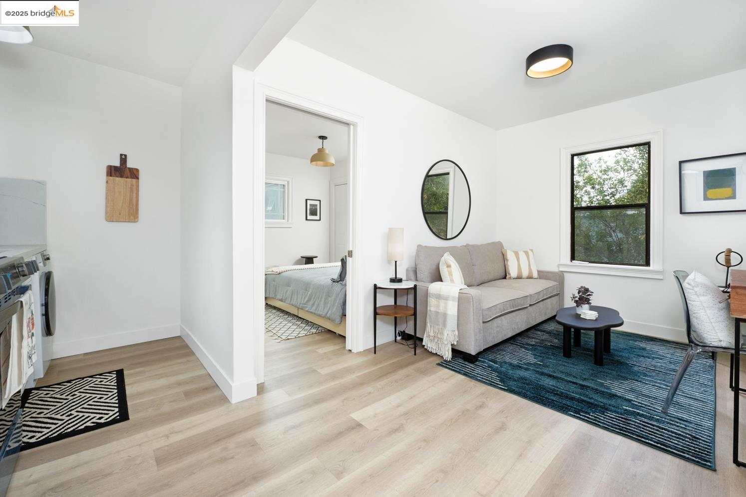 Detail Gallery Image 2 of 22 For 846 Mandana, Oakland,  CA 94610 - 1 Beds | 1 Baths