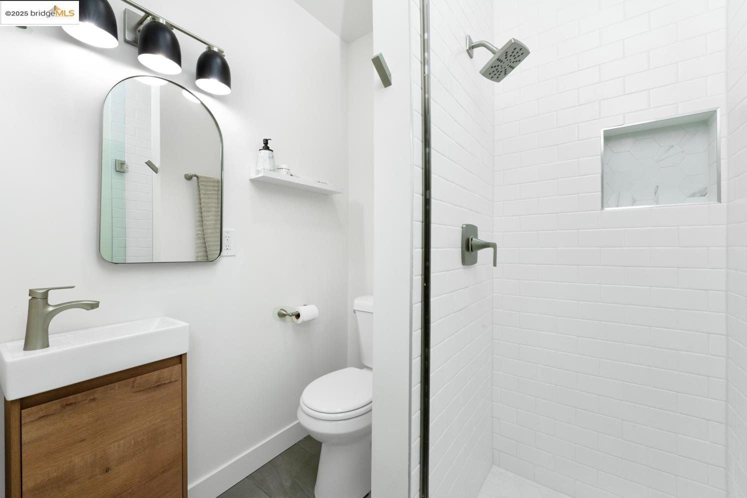 Detail Gallery Image 18 of 22 For 846 Mandana, Oakland,  CA 94610 - 1 Beds | 1 Baths