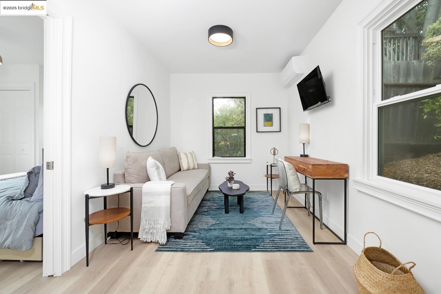 Detail Gallery Image 3 of 22 For 846 Mandana, Oakland,  CA 94610 - 1 Beds | 1 Baths