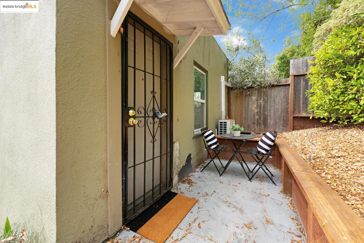 Detail Gallery Image 21 of 22 For 846 Mandana, Oakland,  CA 94610 - 1 Beds | 1 Baths