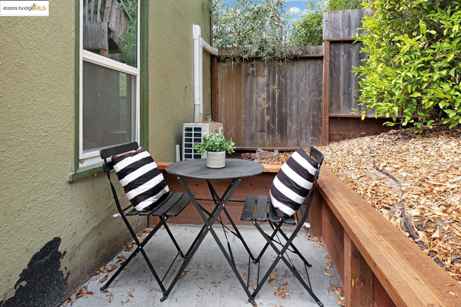 Detail Gallery Image 22 of 22 For 846 Mandana, Oakland,  CA 94610 - 1 Beds | 1 Baths