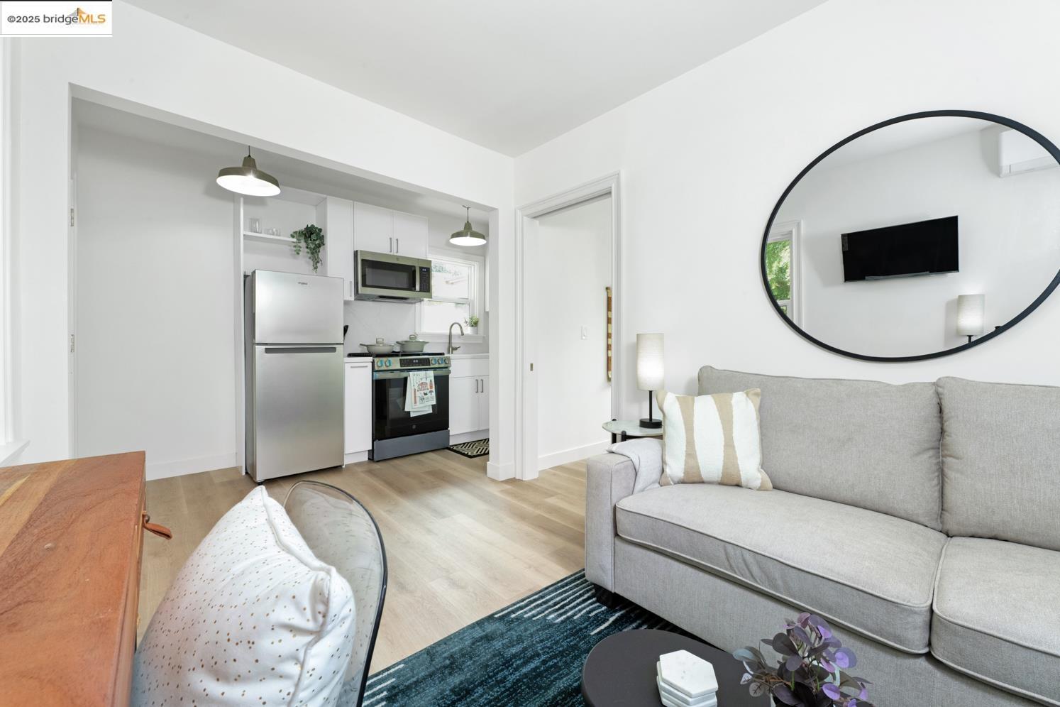 Detail Gallery Image 7 of 22 For 846 Mandana, Oakland,  CA 94610 - 1 Beds | 1 Baths