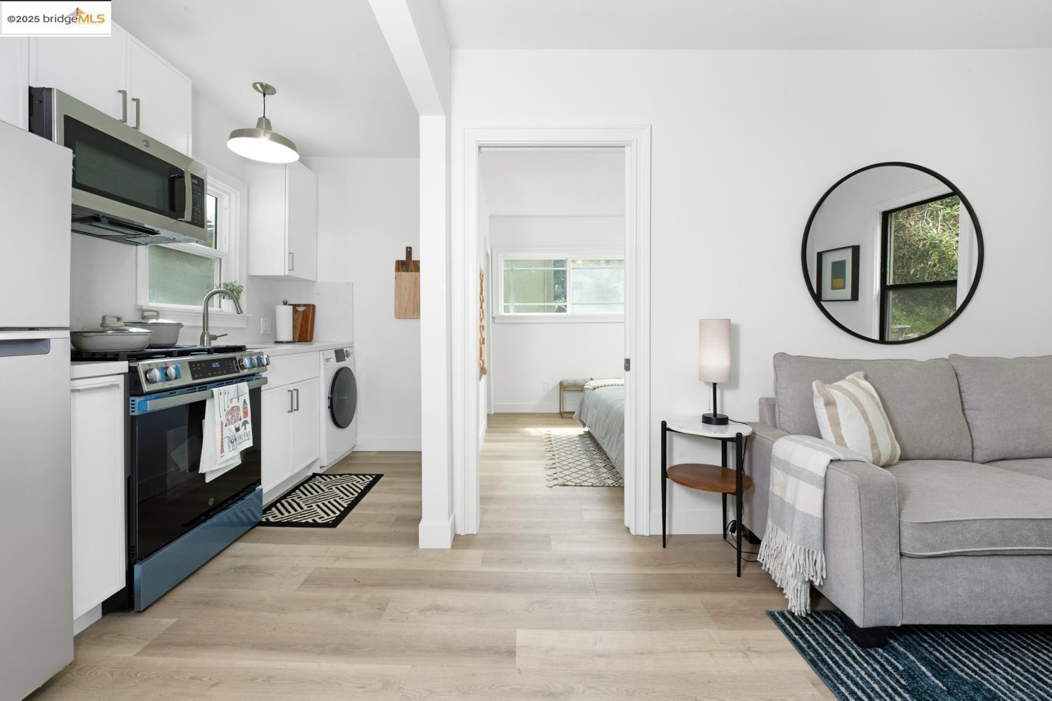 Detail Gallery Image 8 of 22 For 846 Mandana, Oakland,  CA 94610 - 1 Beds | 1 Baths