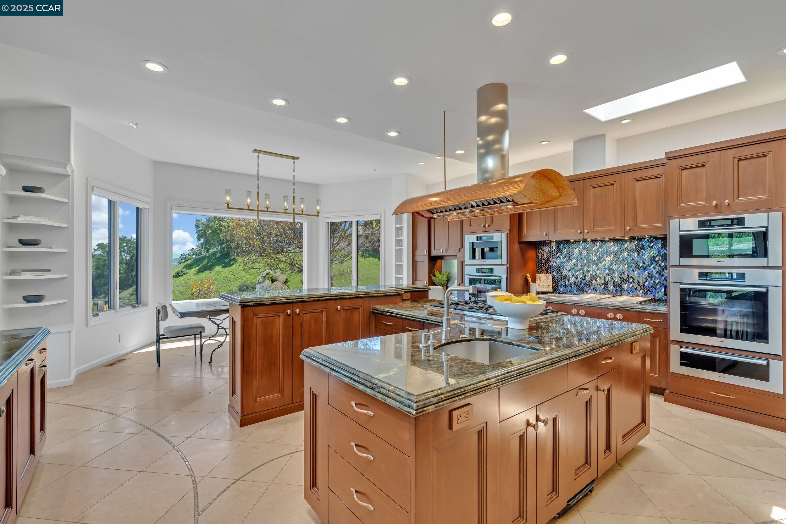 Detail Gallery Image 17 of 60 For 1121 Eagle Nest Ct, Danville,  CA 94506 - 5 Beds | 6/2 Baths