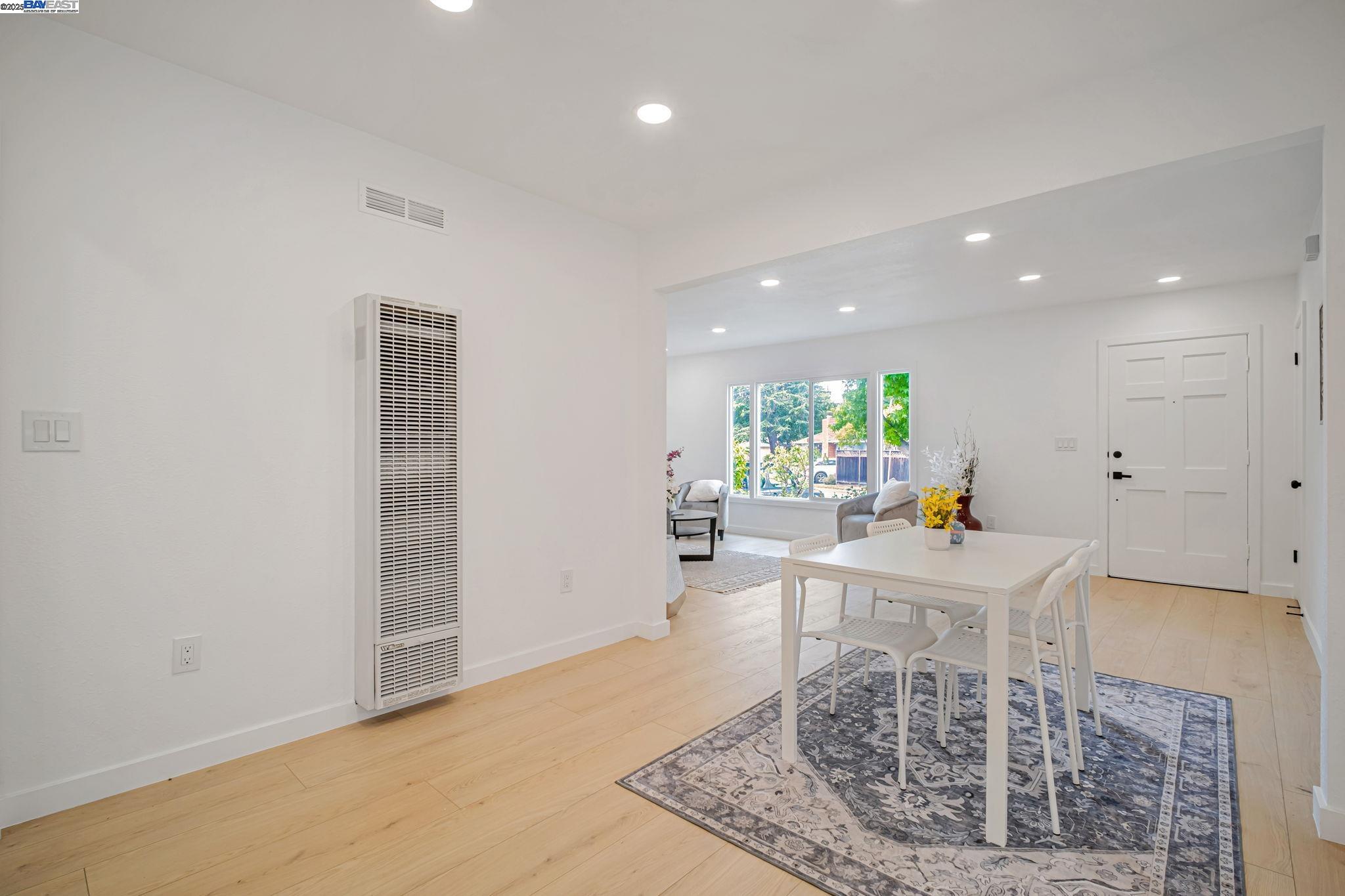 Detail Gallery Image 18 of 57 For 18760 Sandy Rd, Castro Valley,  CA 94546 - 3 Beds | 2 Baths
