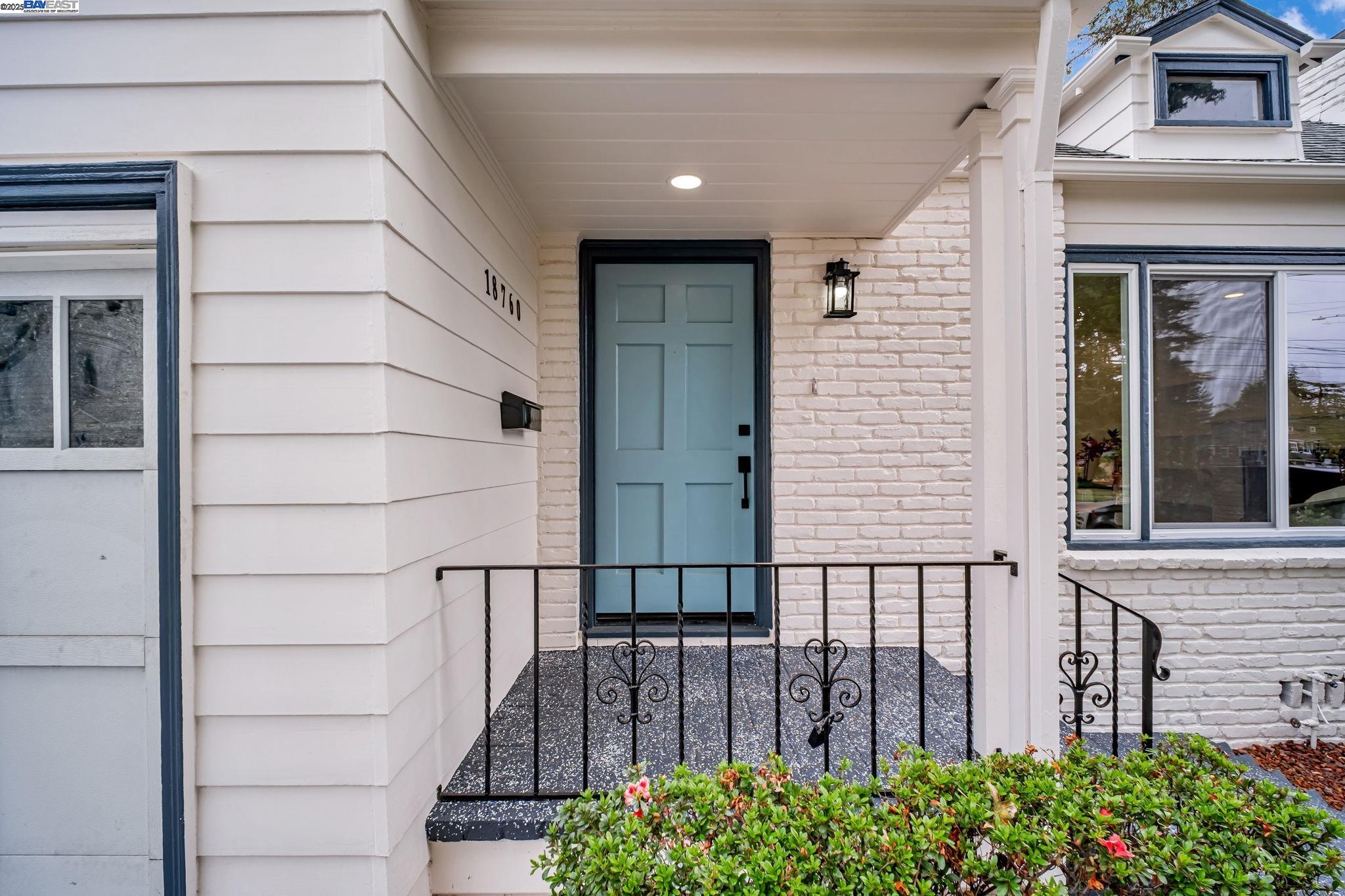 Detail Gallery Image 3 of 57 For 18760 Sandy Rd, Castro Valley,  CA 94546 - 3 Beds | 2 Baths