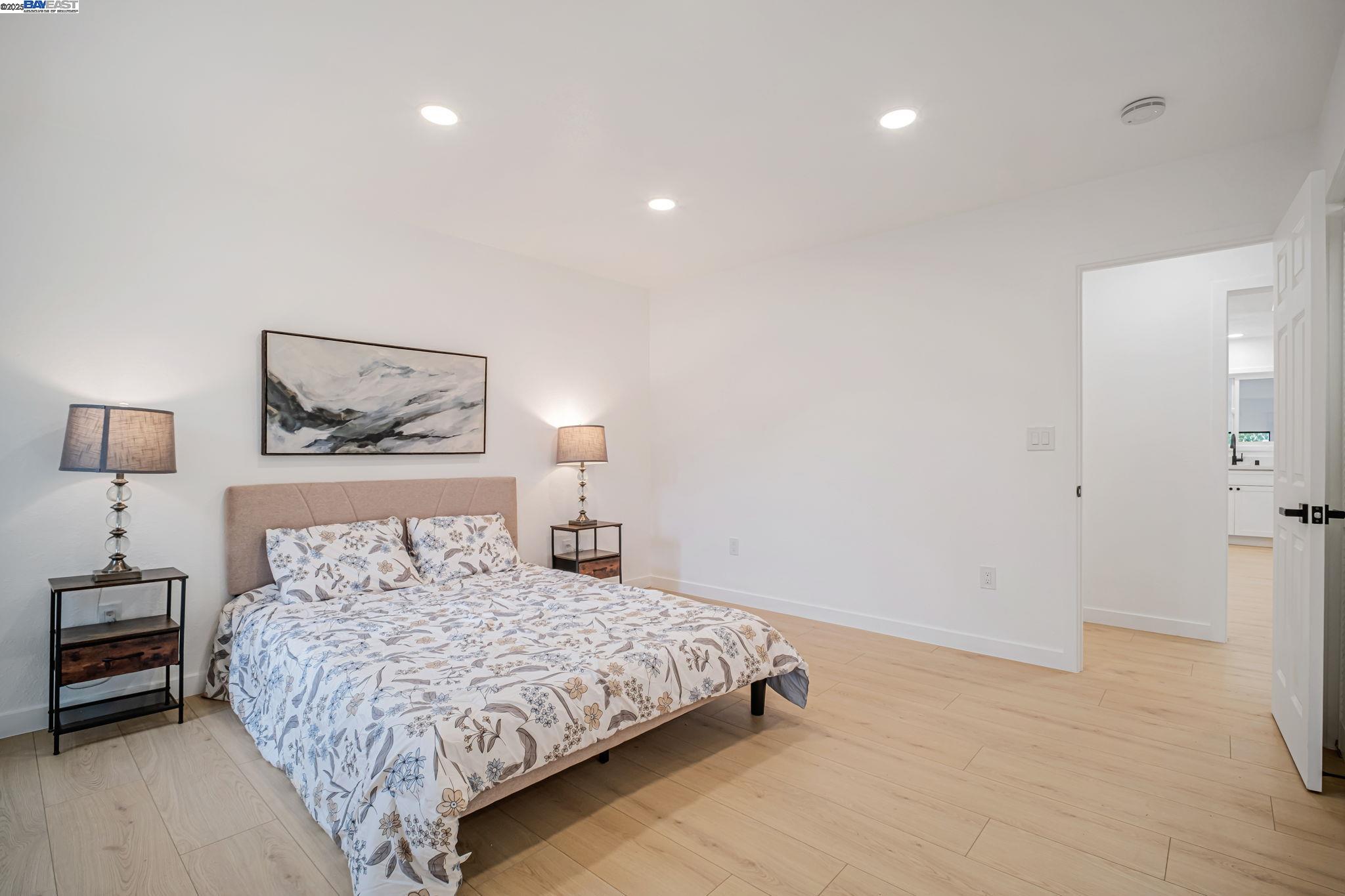 Detail Gallery Image 29 of 57 For 18760 Sandy Rd, Castro Valley,  CA 94546 - 3 Beds | 2 Baths