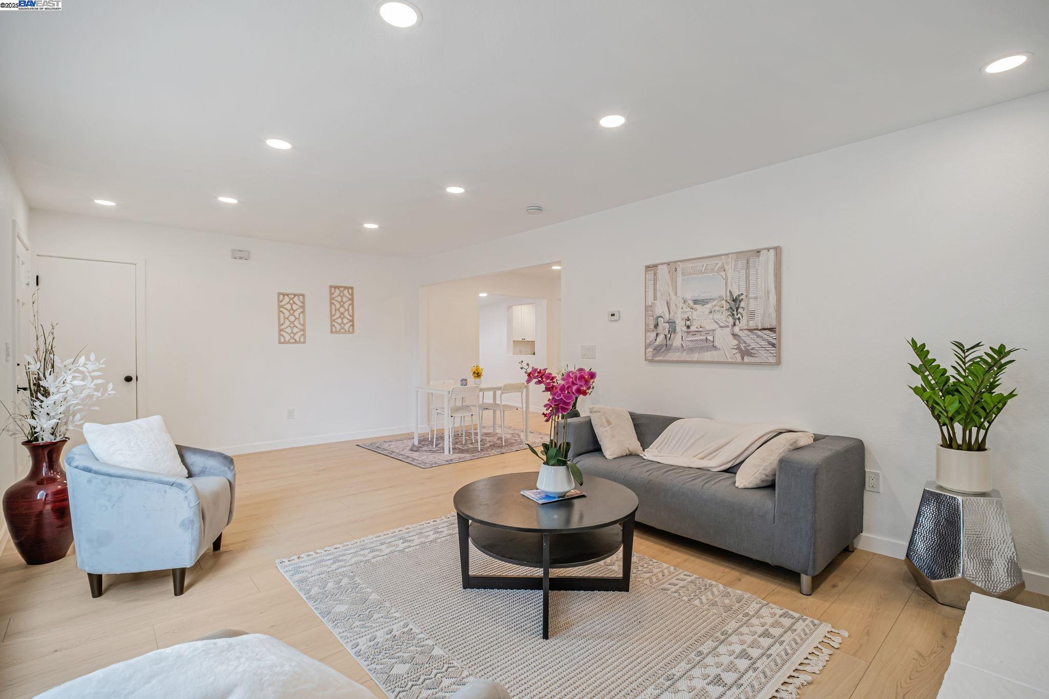 Detail Gallery Image 7 of 57 For 18760 Sandy Rd, Castro Valley,  CA 94546 - 3 Beds | 2 Baths