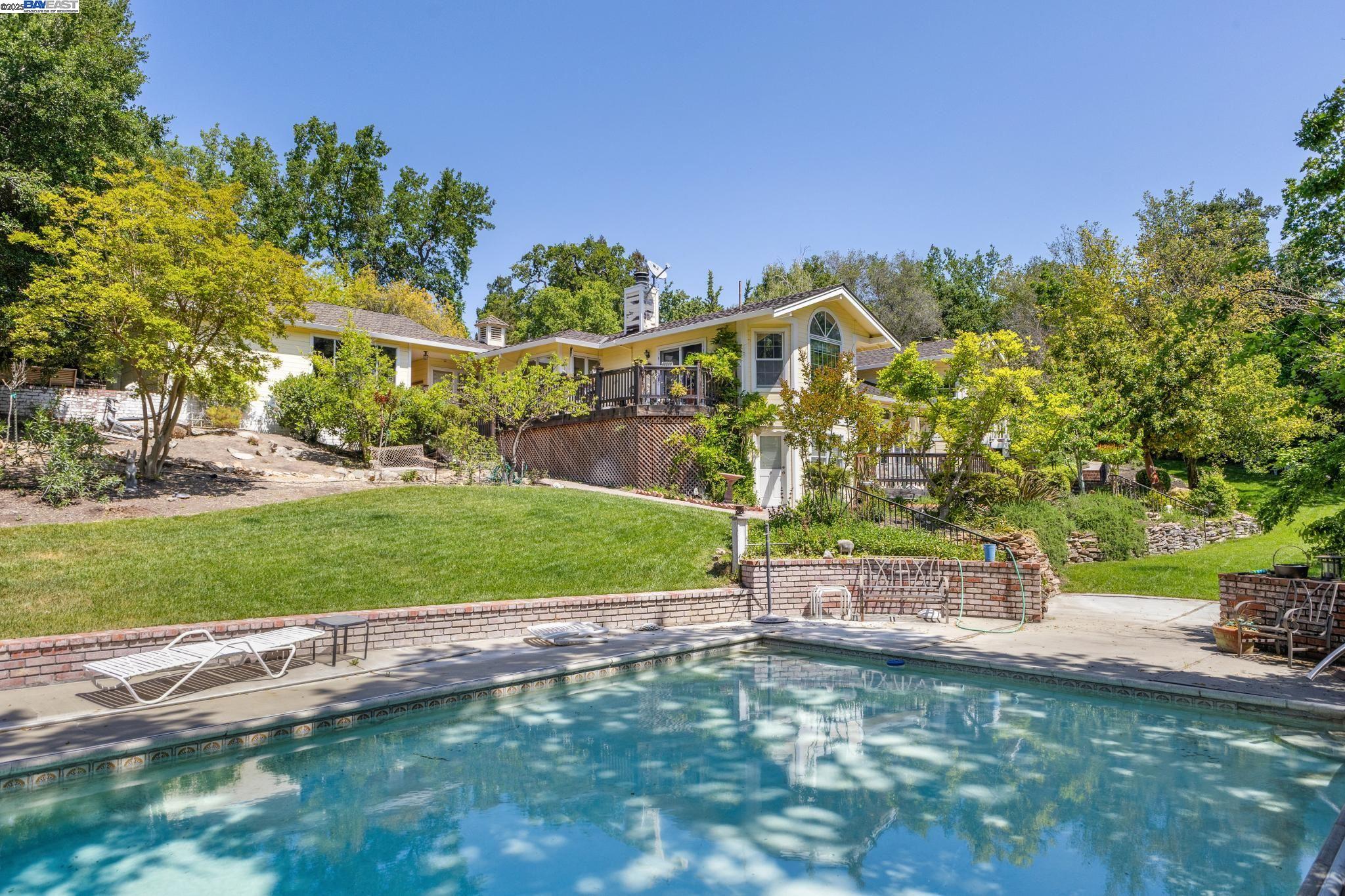 Detail Gallery Image 17 of 53 For 721 Fair Oaks Dr, Alamo,  CA 94507 - 4 Beds | 3 Baths